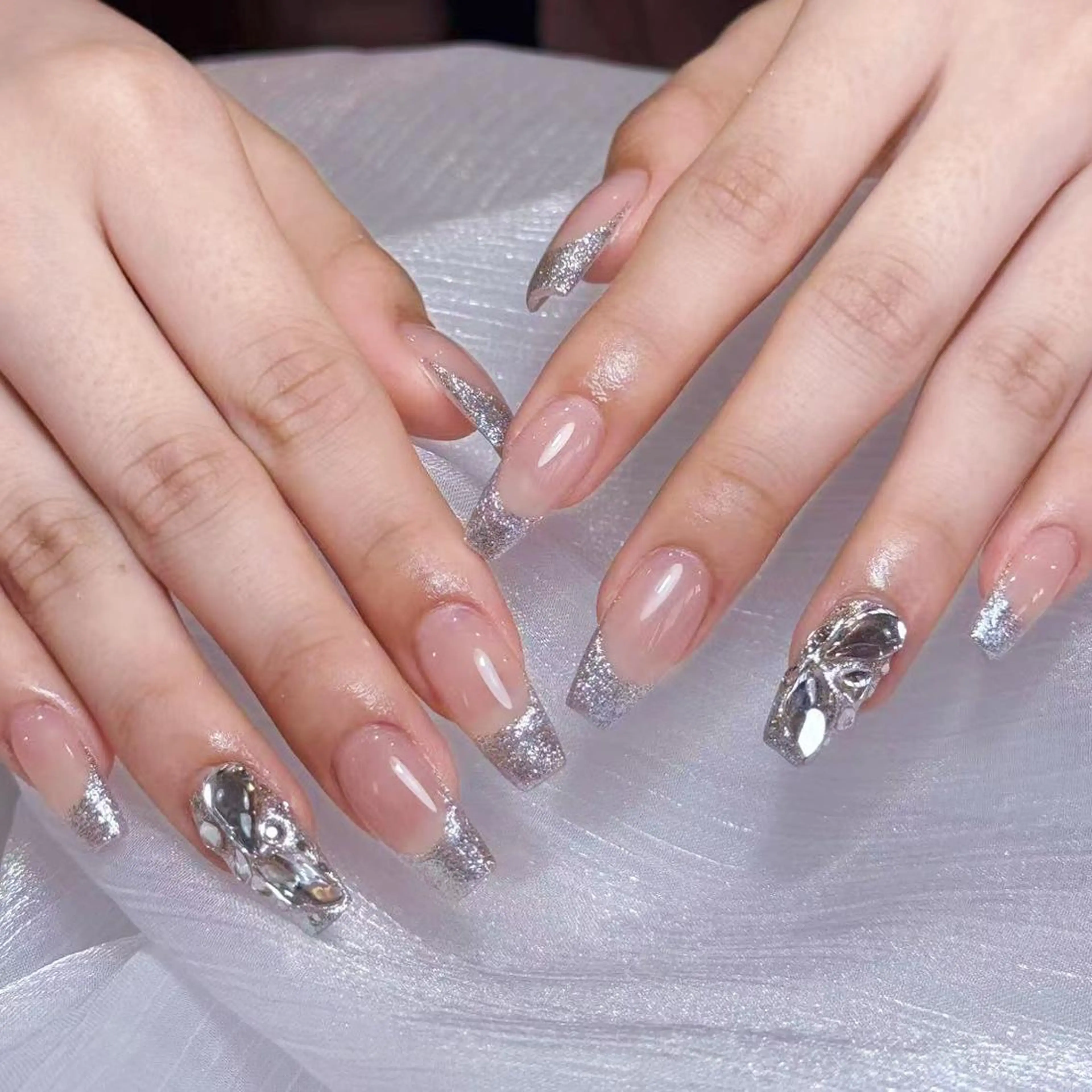 ネイル アートネイル オーロラネイル ガーリー キラキラネイル 韓国ネイル ハンドネイル DIAMOND 💅のネイルデザイン
