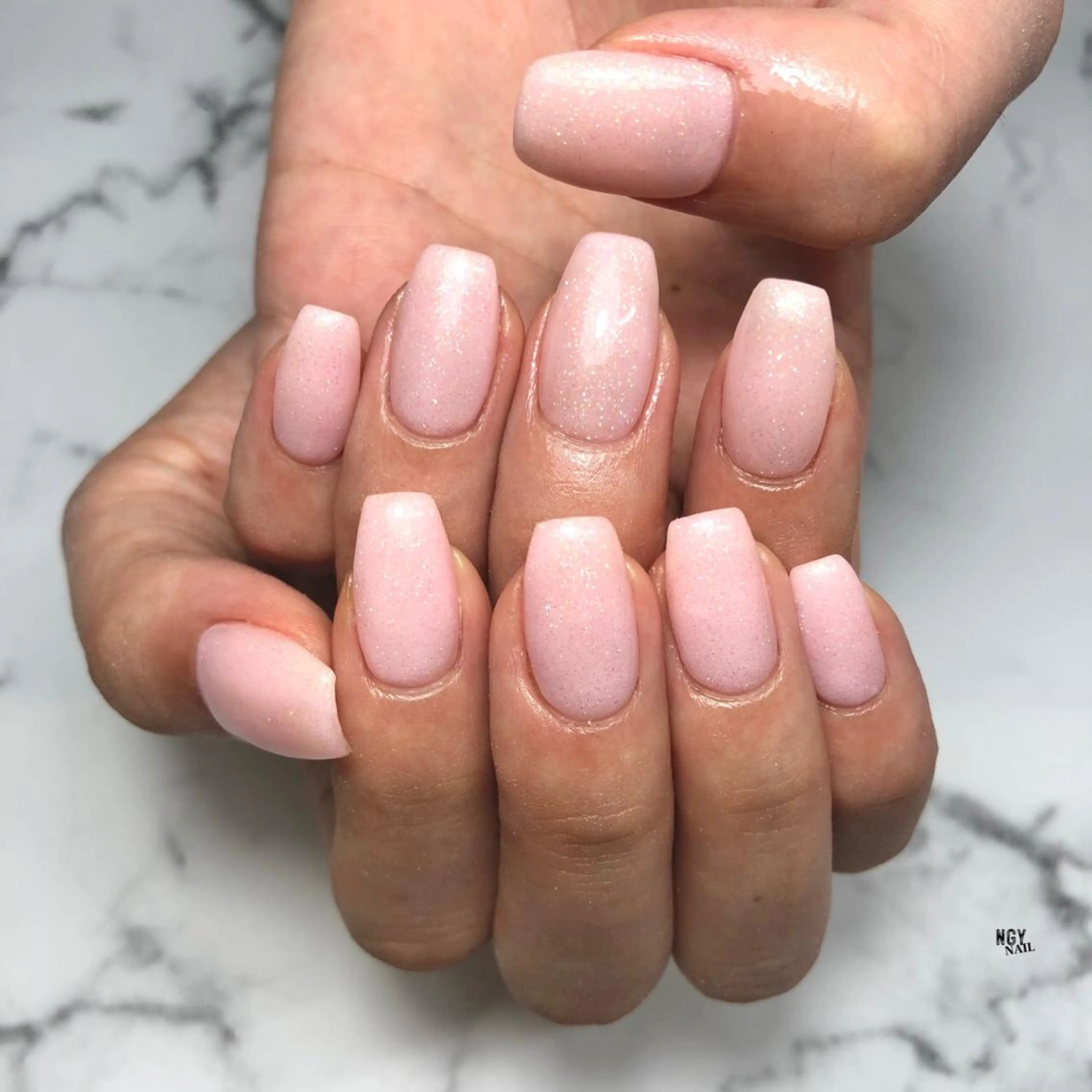 ネイル ジェルネイル ラメ(グリッター) オフィスネイル ワンカラーネイル パラジェル ハンドネイル NAIL NOWのネイルデザイン