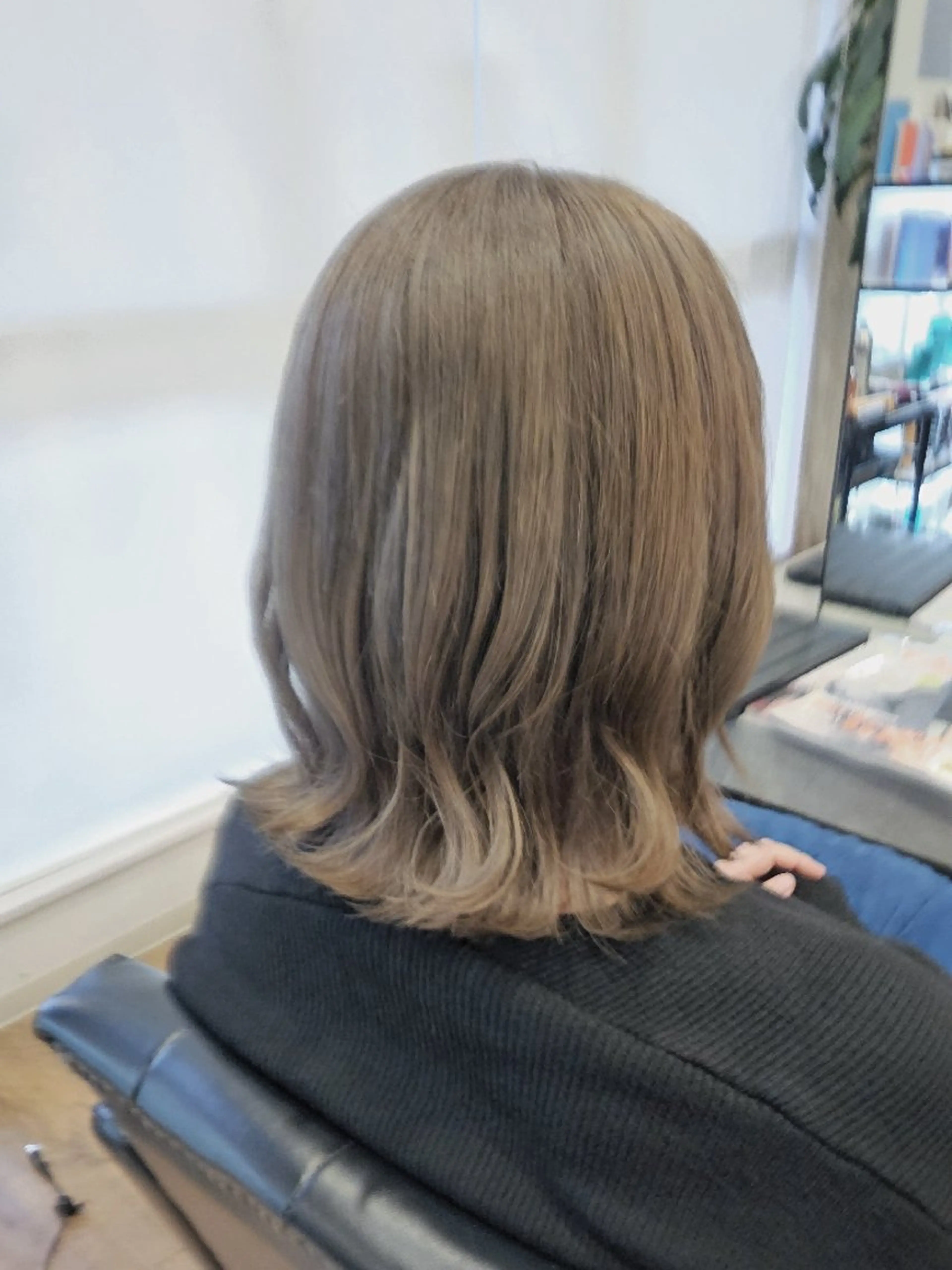 ミディアム カラー カット ヘアカラー トリートメント 関口 友菜のヘアスタイル