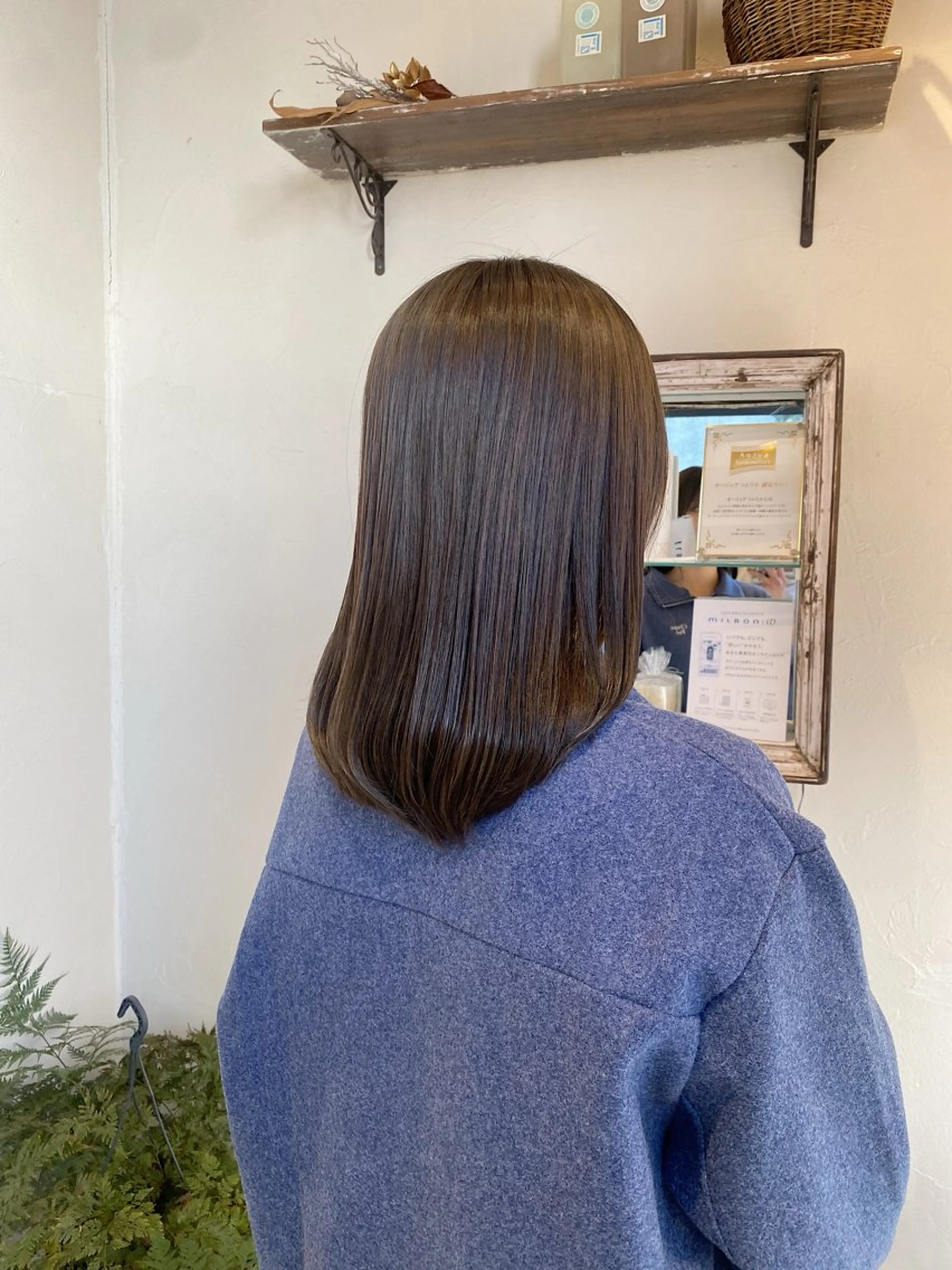 セミロング カラー ベージュカラー ブリーチ ブリーチなしカラー オリーブベージュ ヘアカラー 艶髪/艶カラー/縮毛 /   タキダのヘアスタイル