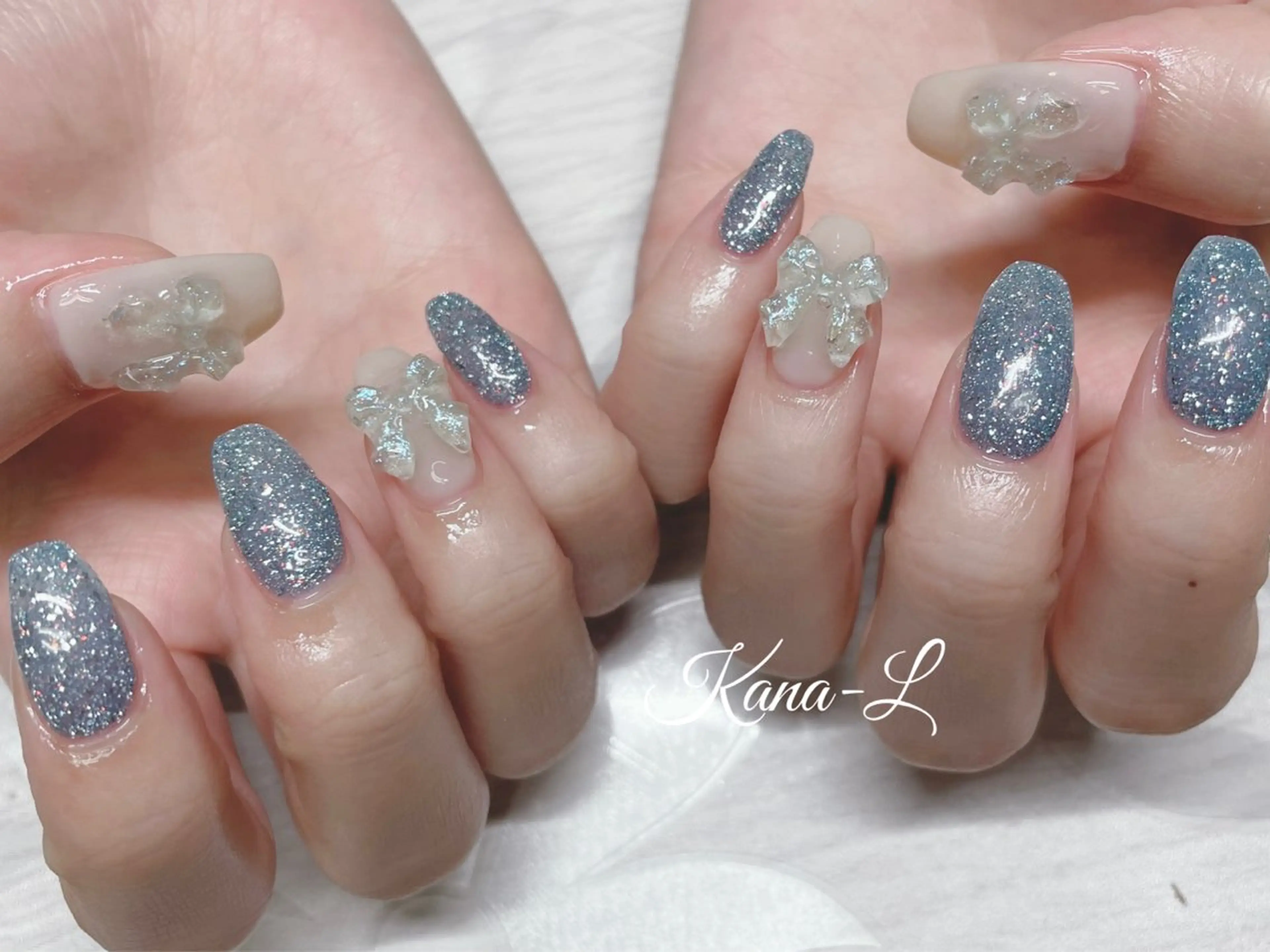 ネイル フラッシュネイル ジェルネイル キラキラネイル パラジェル リボン 芦辺 香奈のネイルデザイン