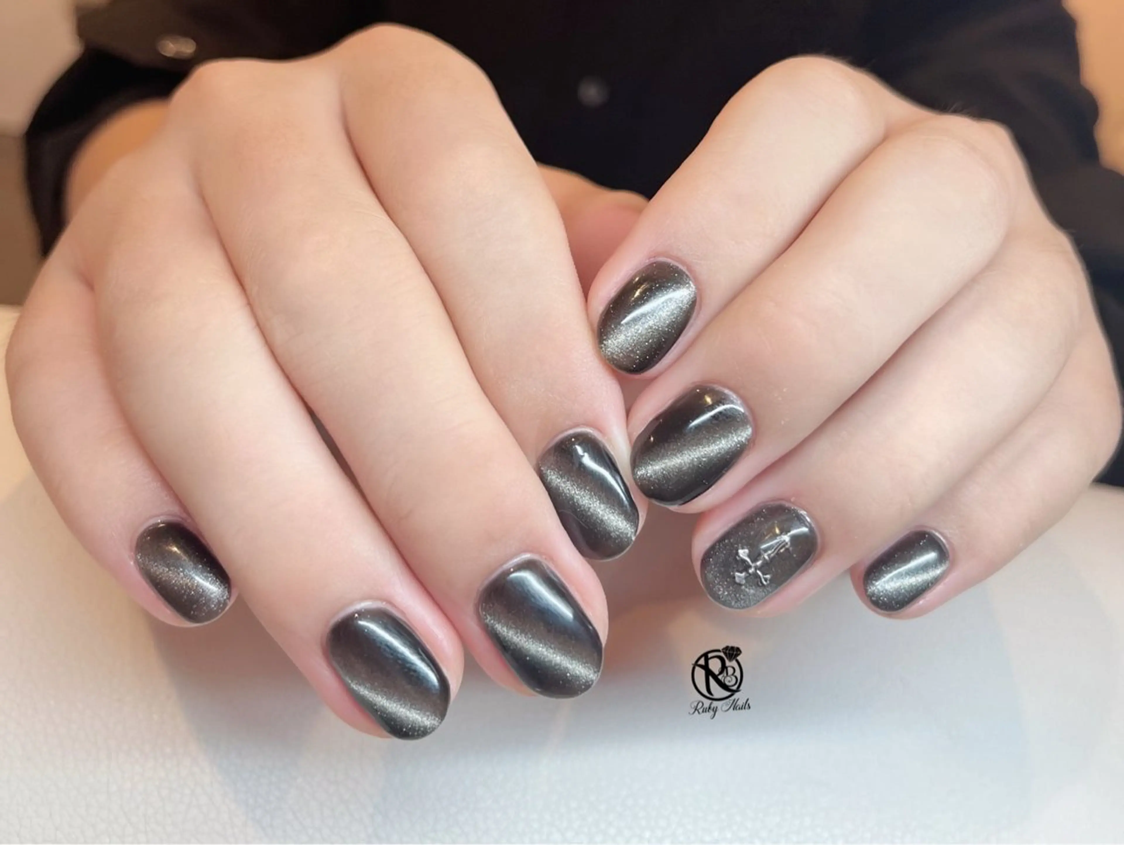 ネイル チークネイル フットネイル フレンチネイル グラデーション キラキラネイル ハンドネイル Yukichan 日暮里店のネイルデザイン