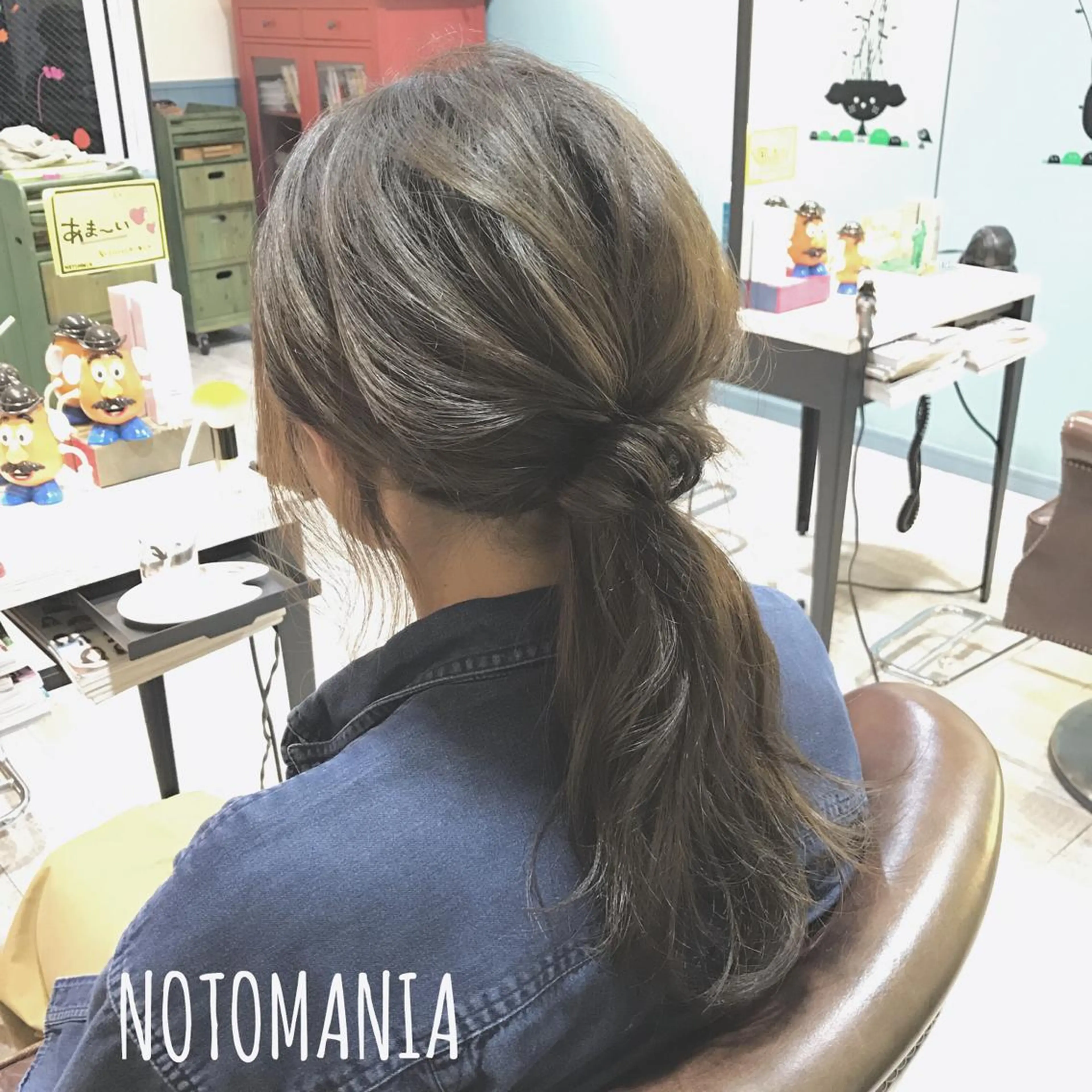 セミロング ロング カラー ヘアアレンジ ベージュカラー オリーブベージュ トリートメント イシハラ アズサのヘアスタイル