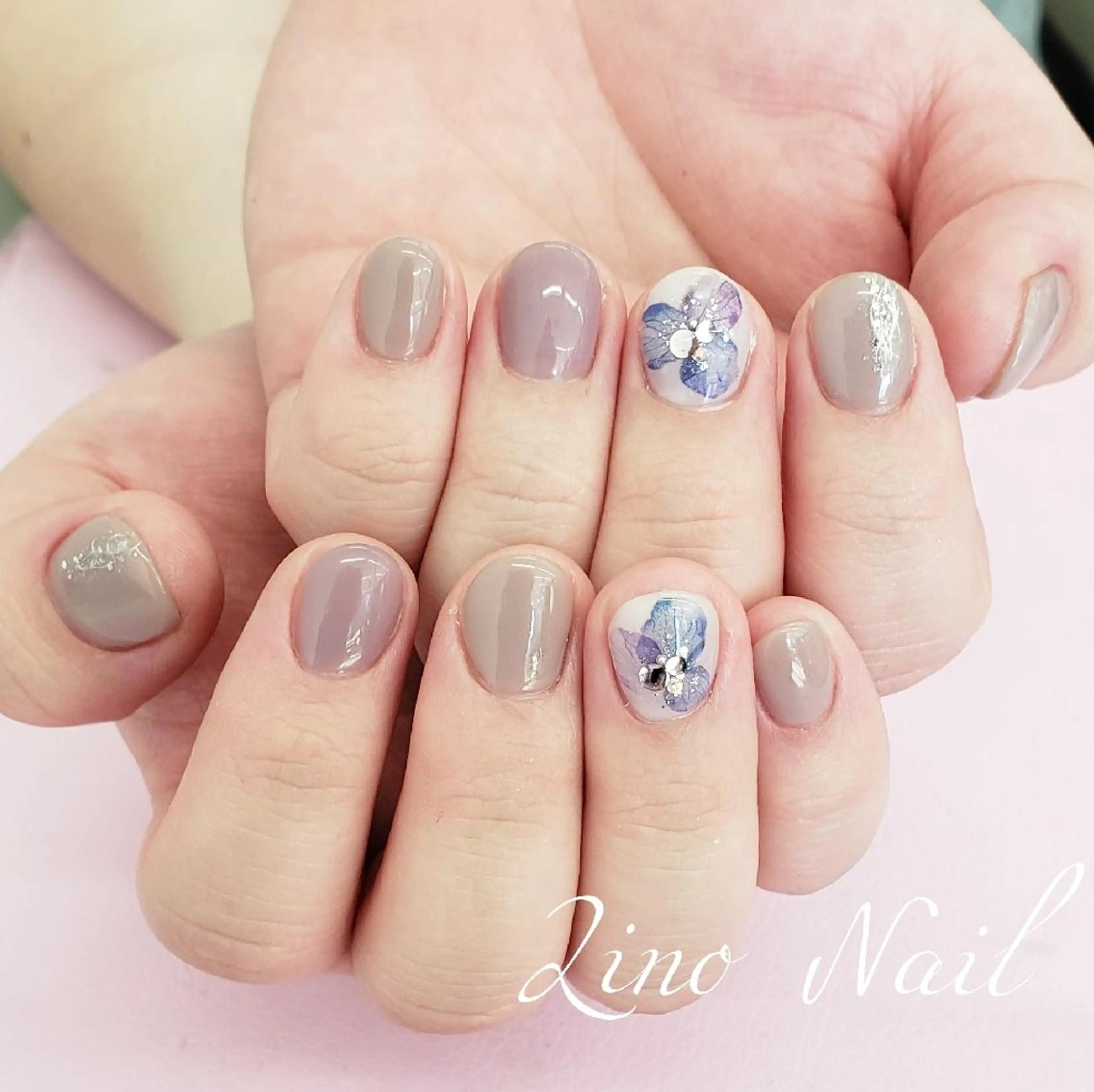 ネイル カジュアル フラワーネイル ジェルネイル ミラーネイル ニュアンスネイル ハンドネイル Lino Nailのネイルデザイン