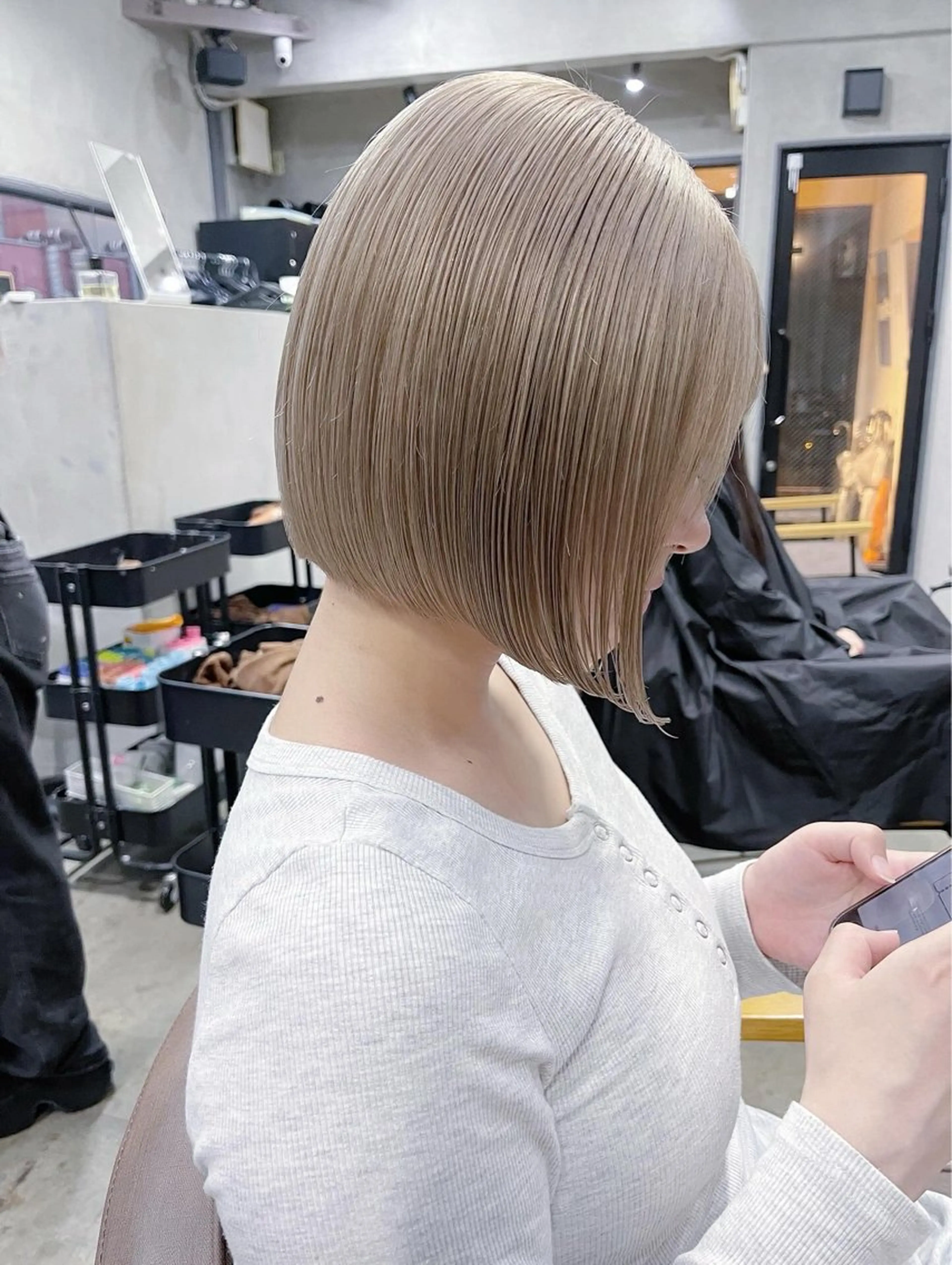 ミディアム カラー ベージュカラー ミルクティーベージュ ボブ カット ヘアカラー トリートメント AiM 大名のヘアスタイル