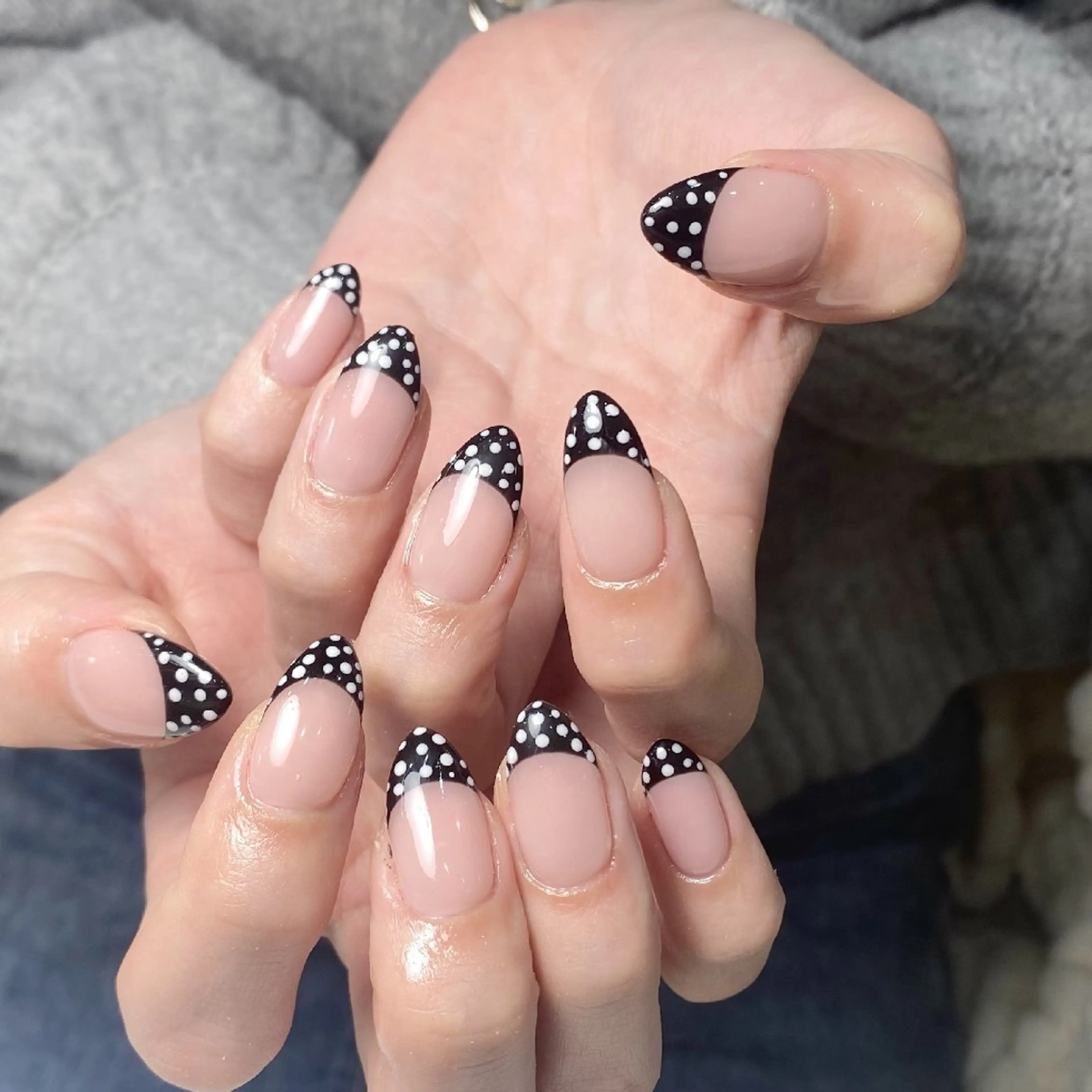 ネイル チークネイル フレンチネイル ジェルネイル ガーリー キラキラネイル ハンドネイル UM Nail Salonのネイルデザイン