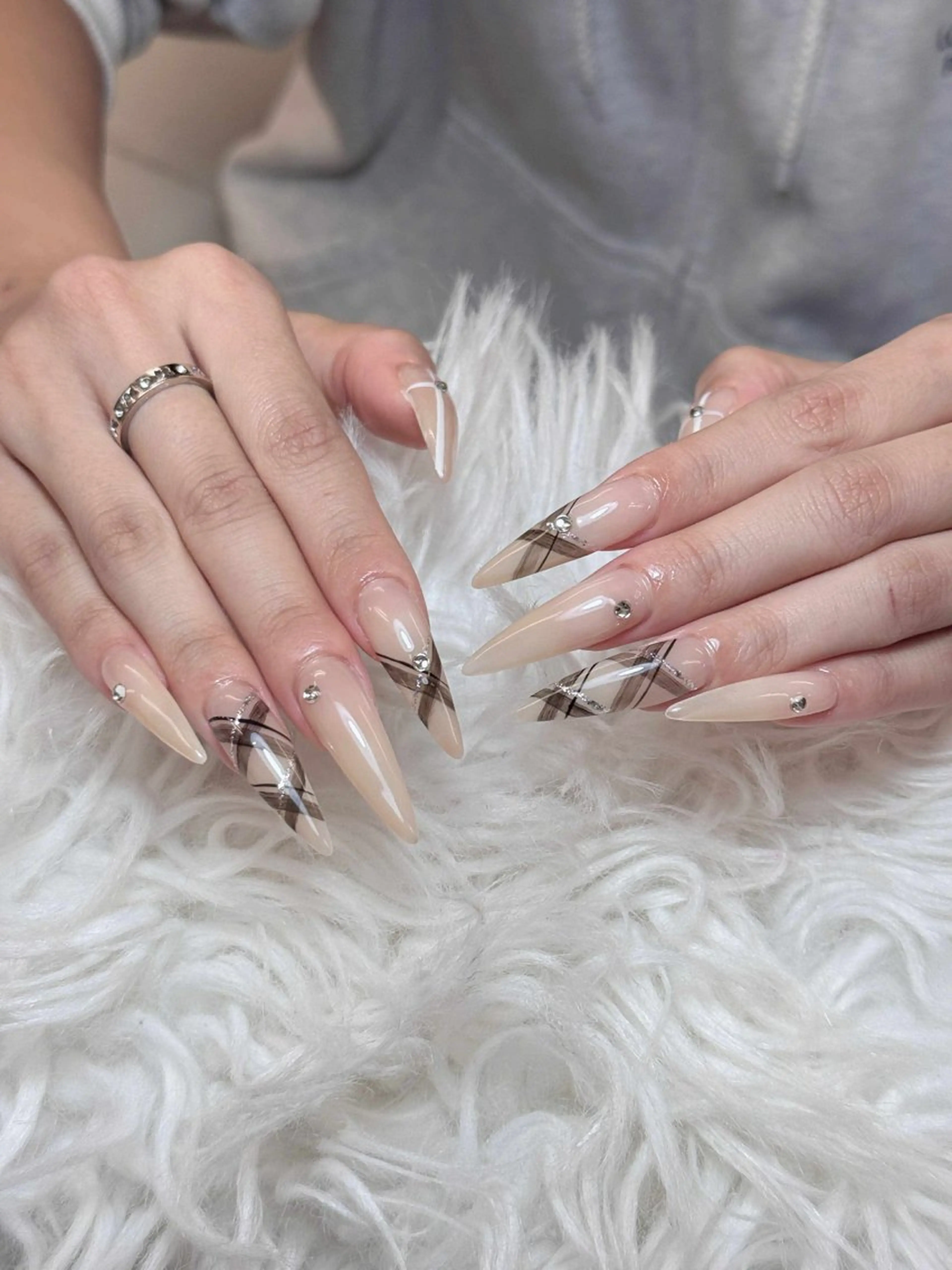 ネイル アートネイル オーロラネイル チークネイル 長さ出し フットネイル Noiranail_ studioのネイルデザイン