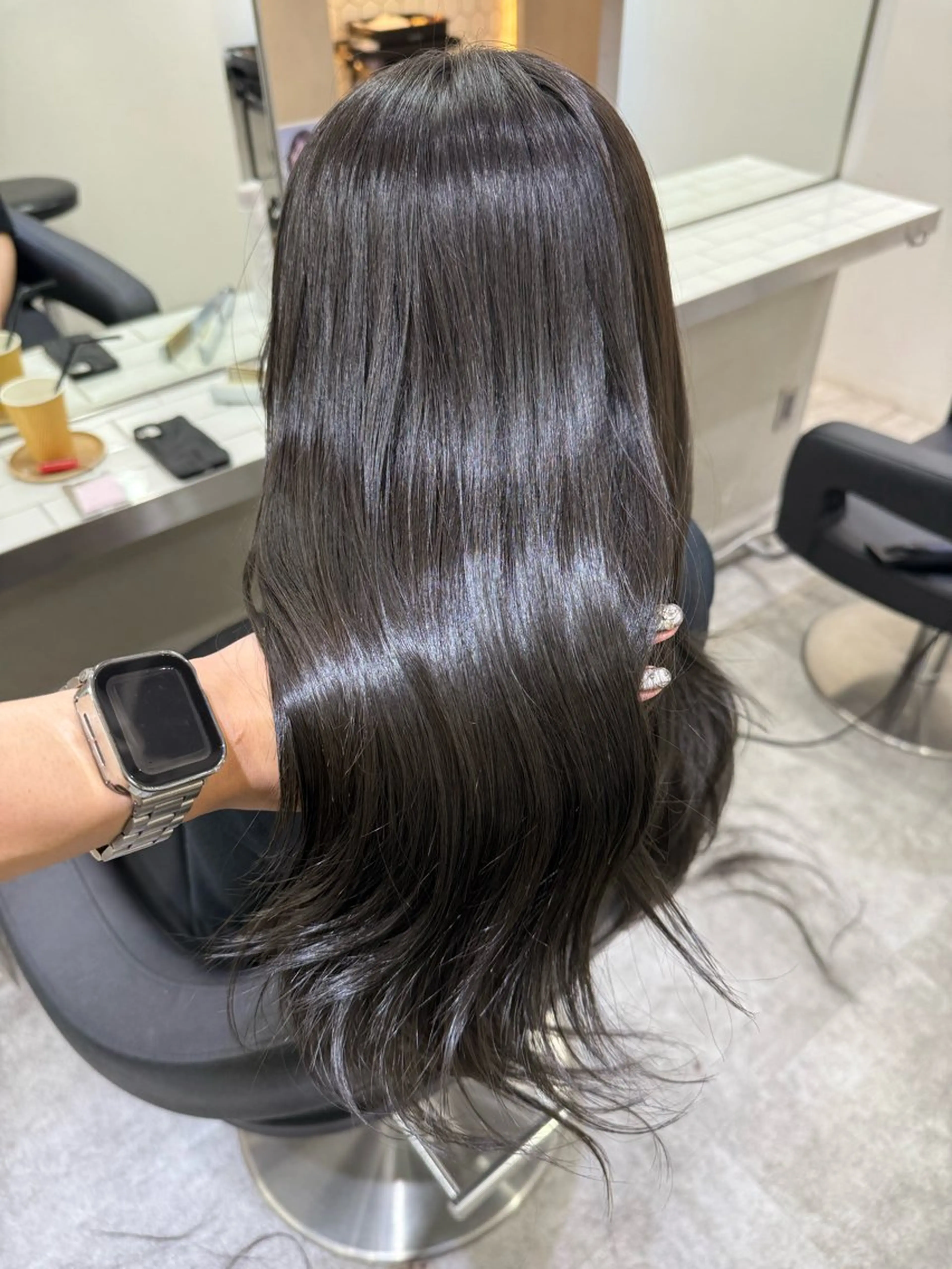 ロング カラー カット ヘアカラー トリートメント レイヤー オリーブ/ グレージュ/添田晃基のヘアスタイル