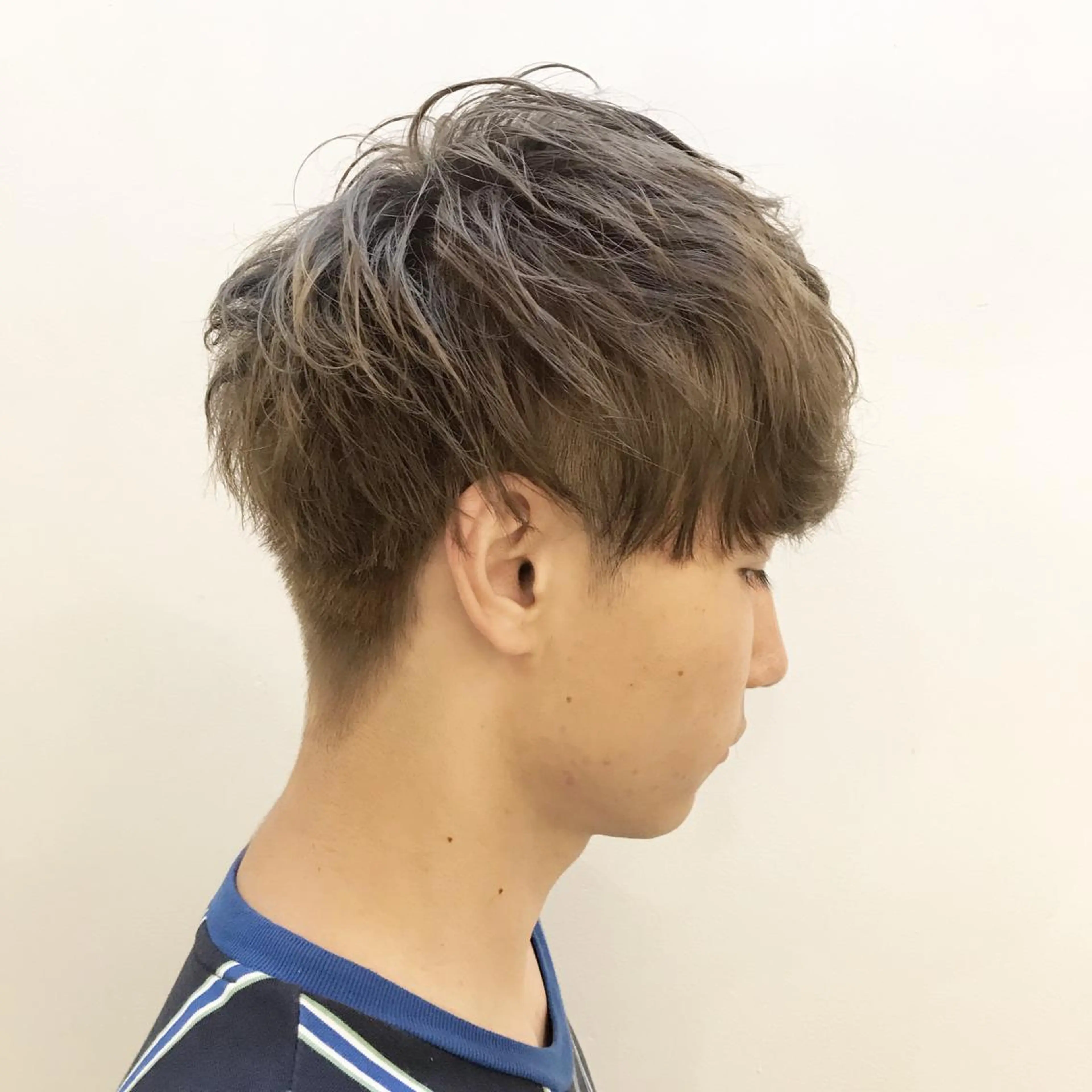 ショート カラー メンズ 嶋佐 昌大 シマサマオのヘアスタイル