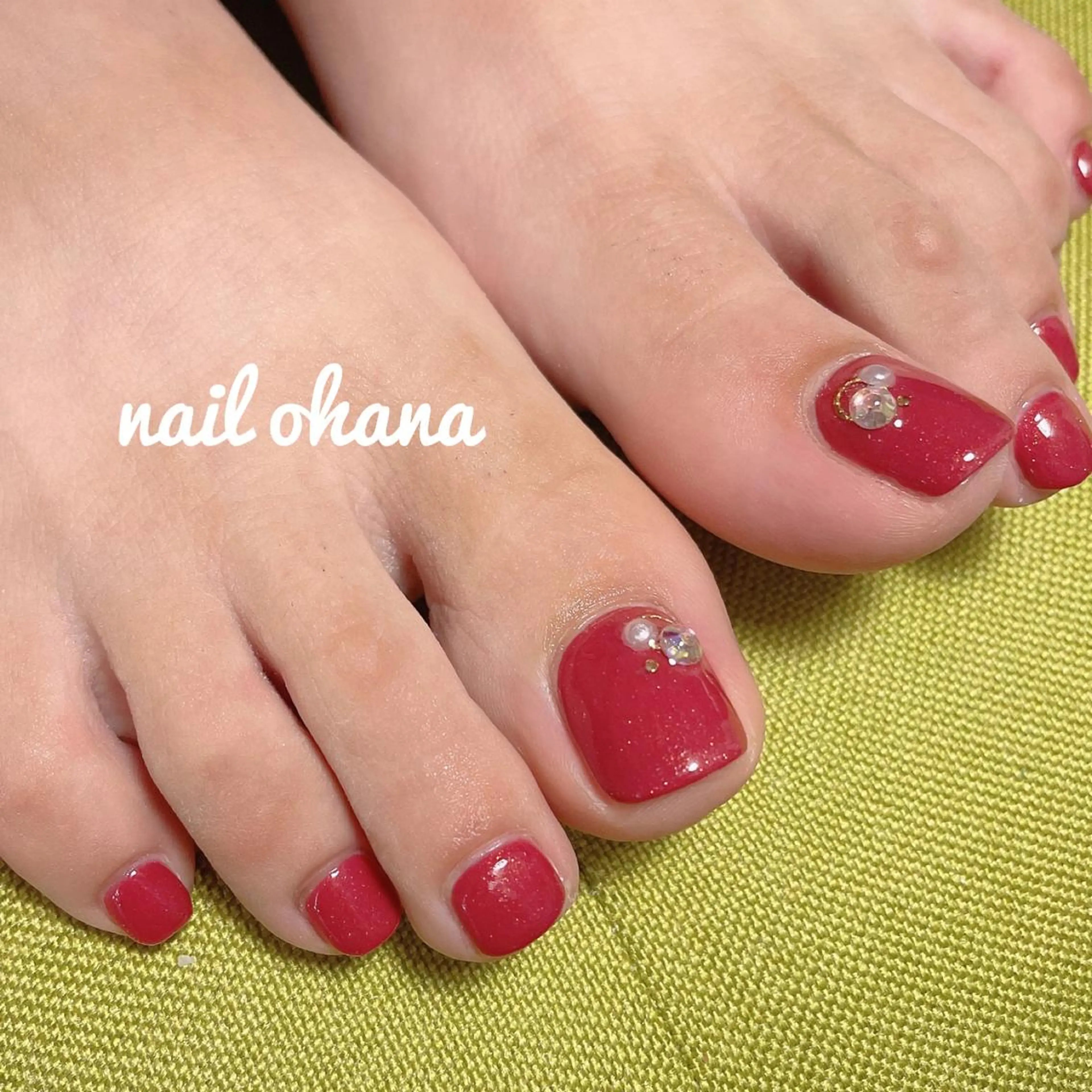 ネイル フットネイル ジェルネイル 持ち込み 赤色 フットネイル 那覇🏝️台湾人 ネイリストSHIUのネイルデザイン