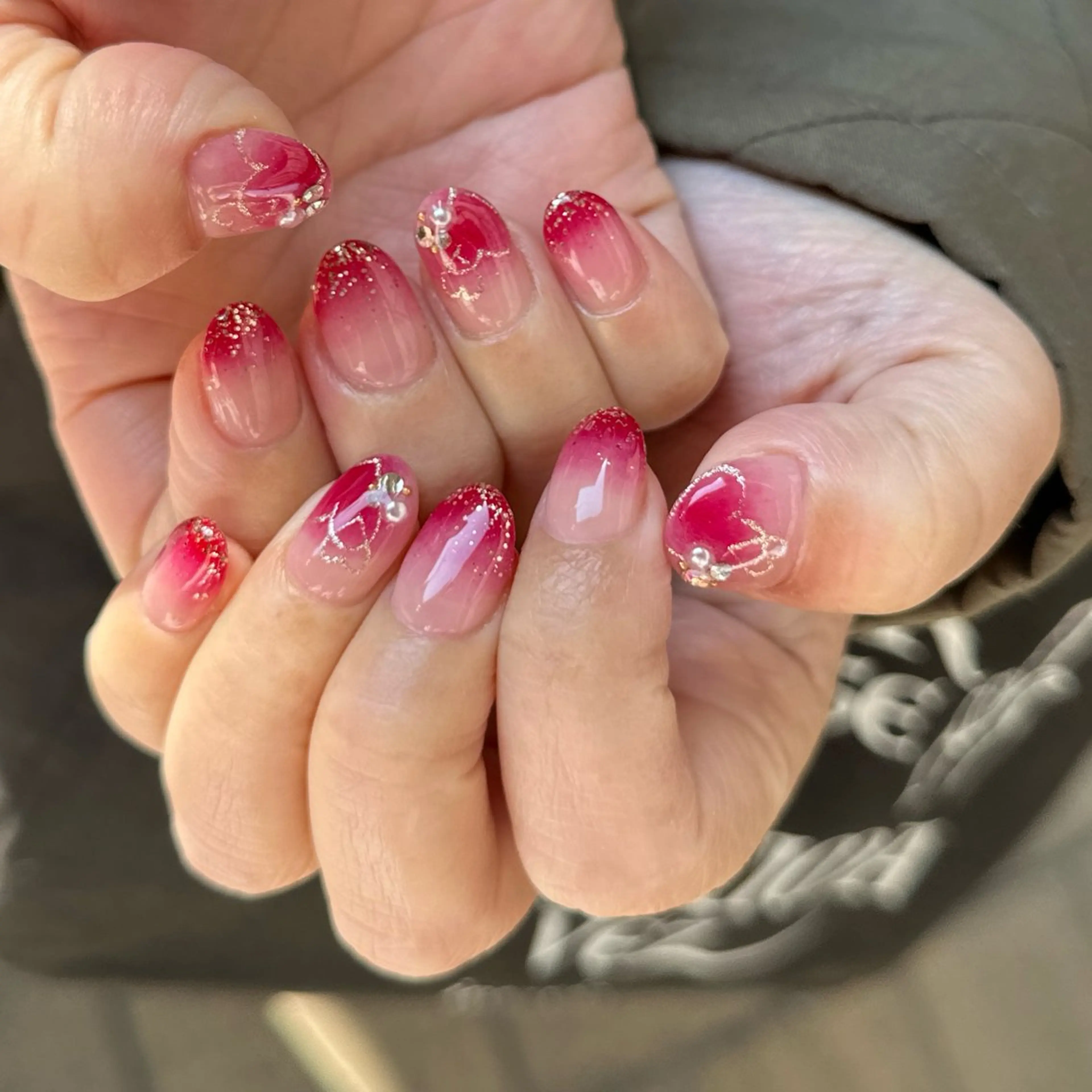 ネイル グラデーション ハート バレンタイン ハンドネイル nail salon  ∞ mikanal ∞所属・nailsalon ∞ ﾐｶﾅﾙ ∞のネイルデザイン