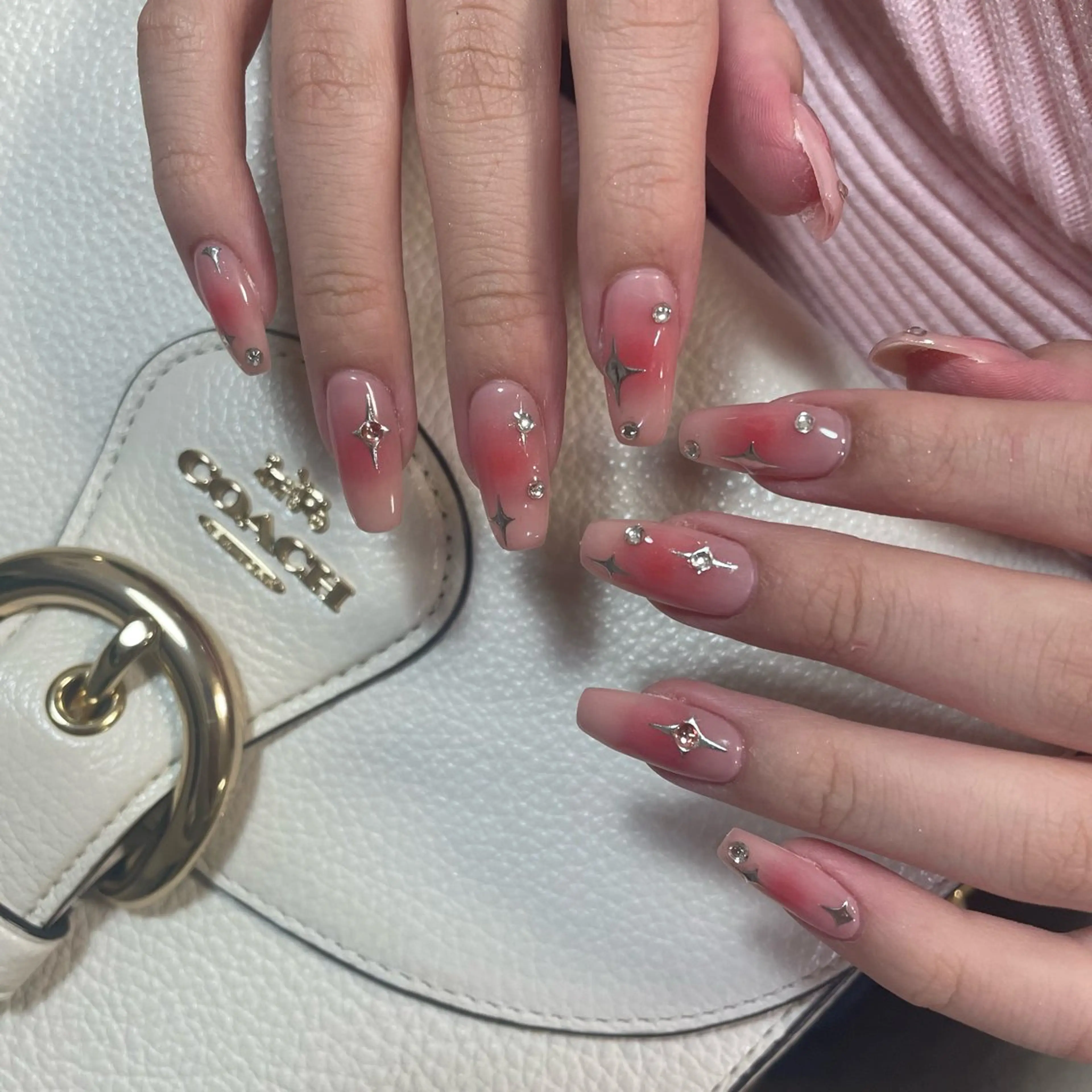 ネイル チークネイル ワンホンネイル hazuki / Salon Biのネイルデザイン