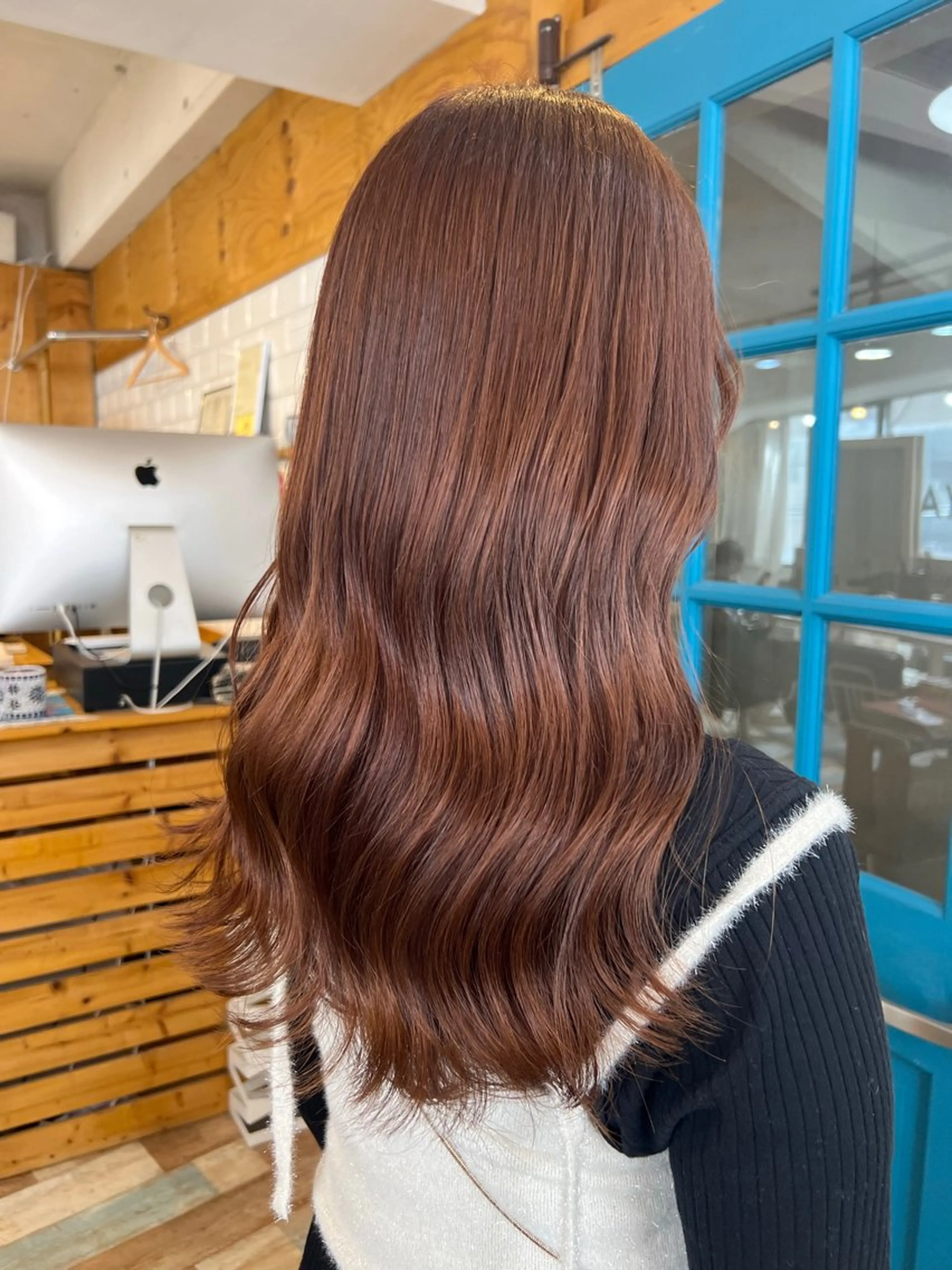 ロング カラー ベージュカラー ブリーチ デザインカラー ダブルカラー イヤリングカラー カット ヘアカラー トリートメント KANA/ボブ/ インナーカラー/艶髪のヘアスタイル