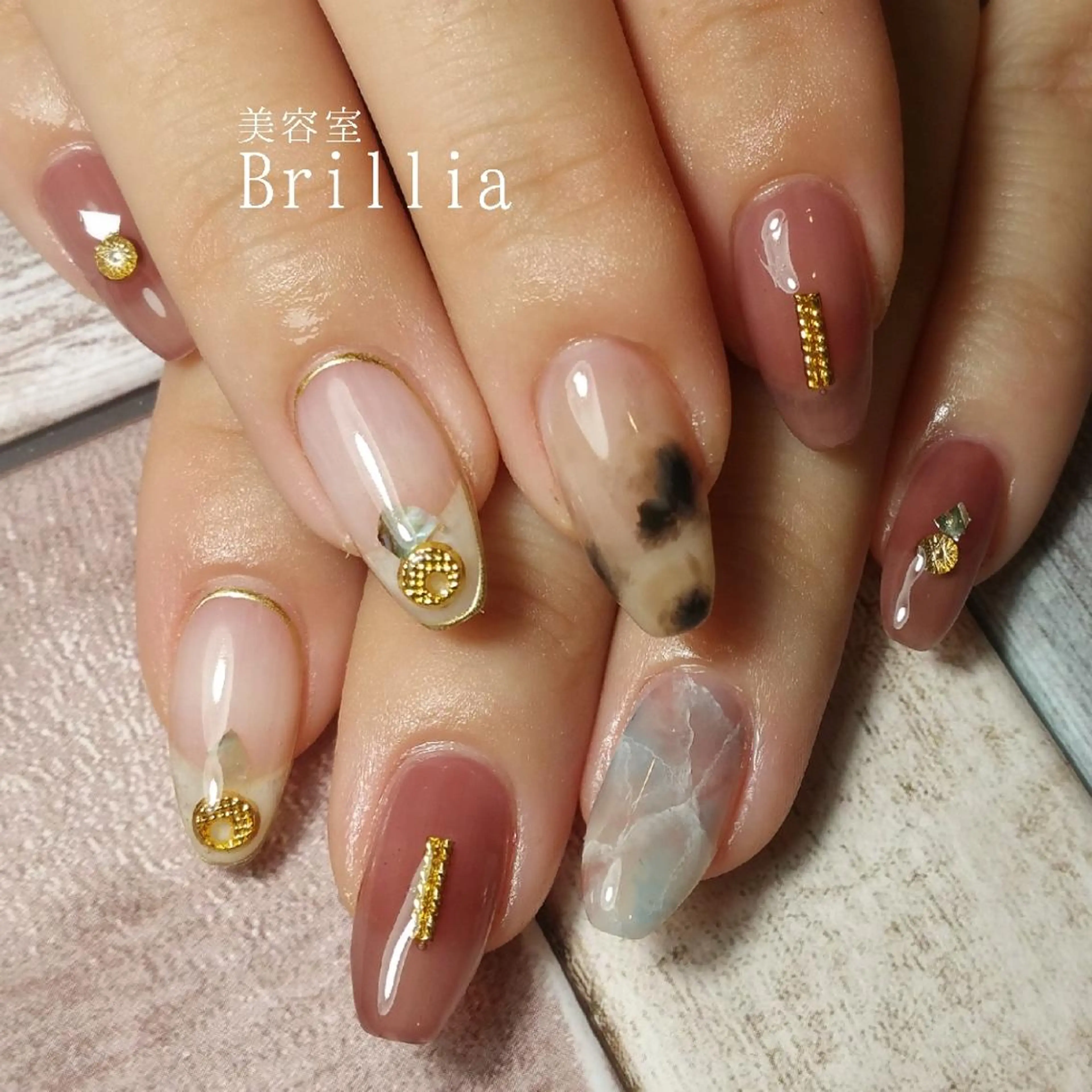 ネイル ハンドネイル 柴田 彩のネイルデザイン