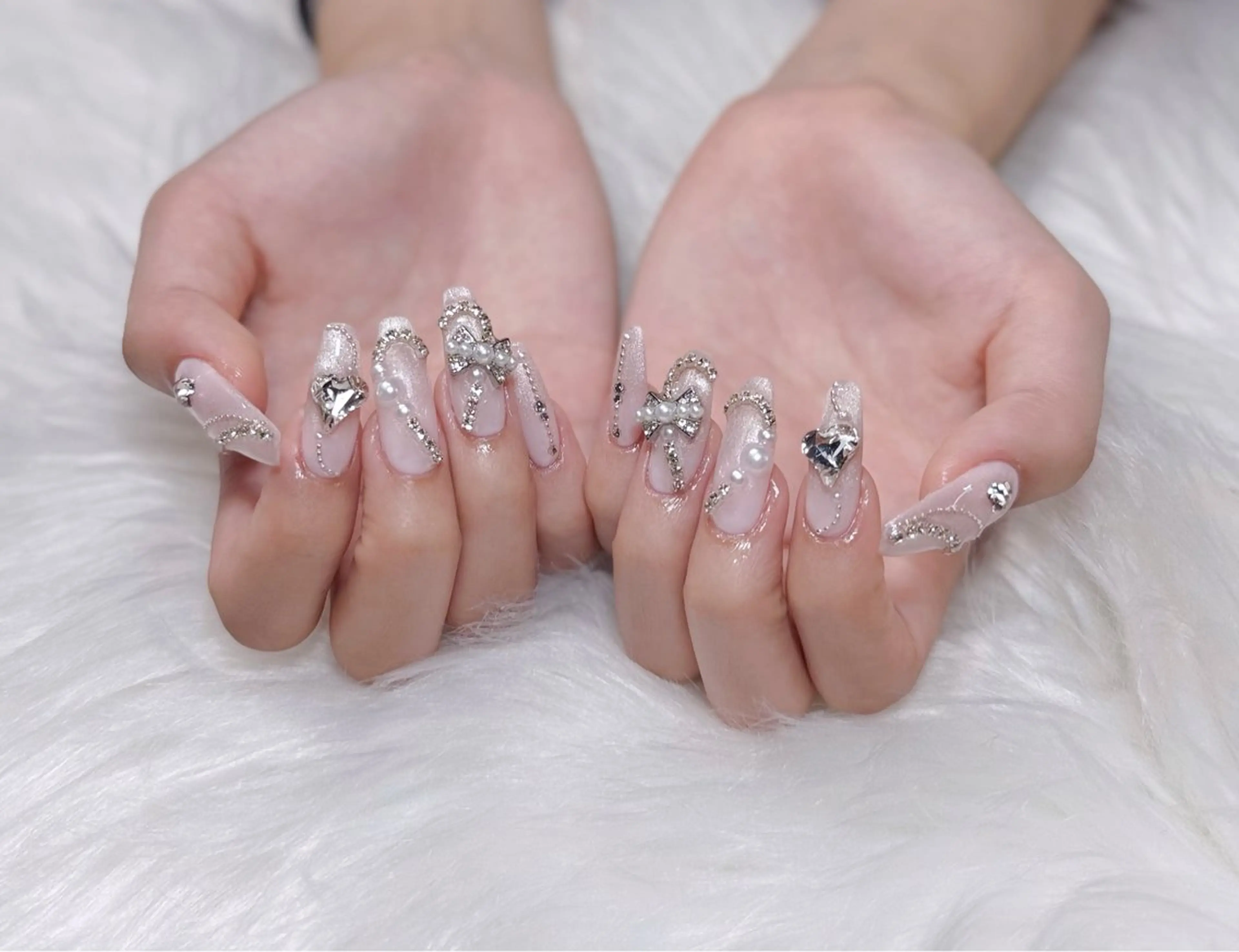 ネイル オーロラネイル チークネイル フットネイル フレンチネイル ジェルネイル ハンドネイル Nichi Nailsのネイルデザイン
