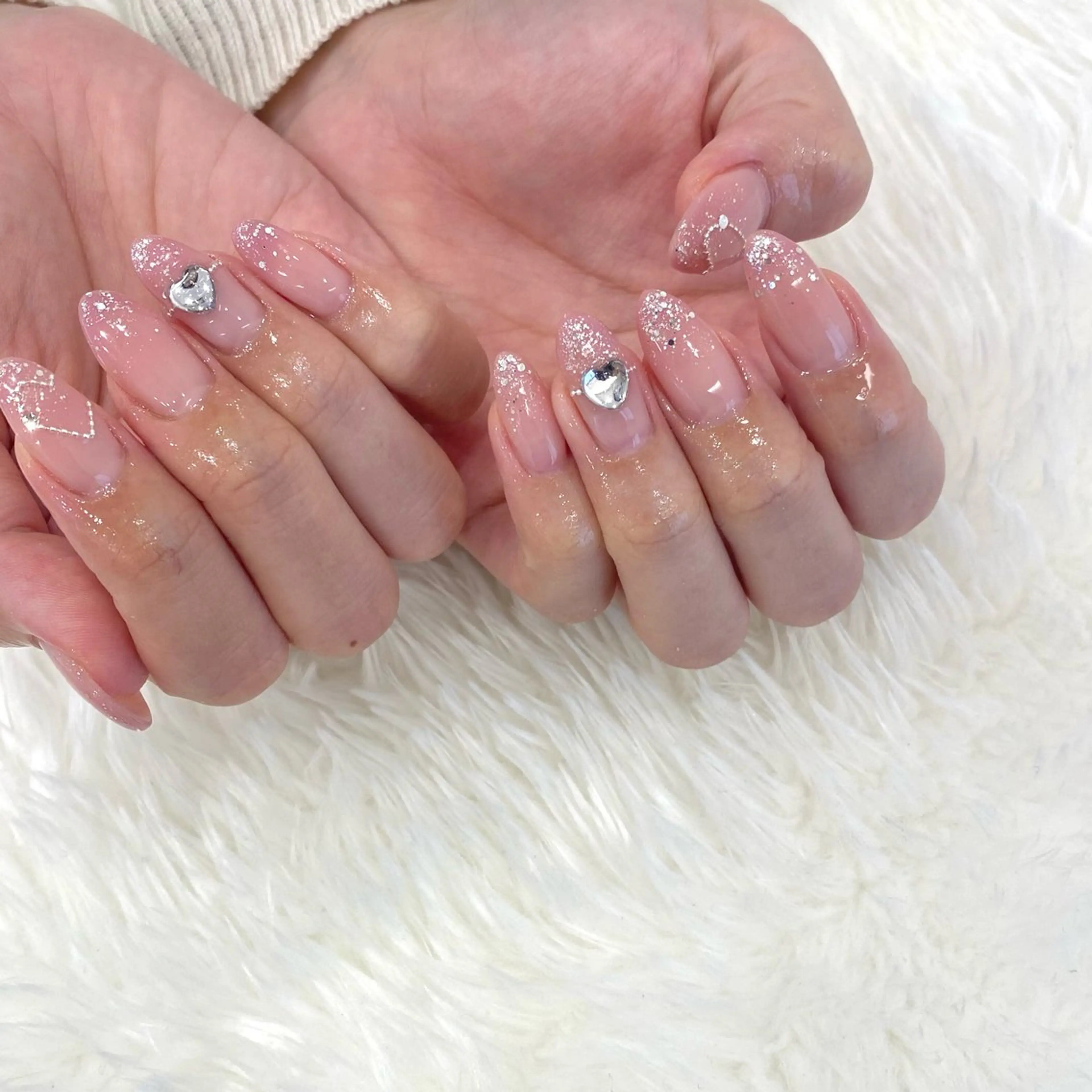 ネイル ジェルネイル グラデーション ハート キラキラネイル ラメ(グリッター) Nailsalon Merci所属・Merci momoのネイルデザイン
