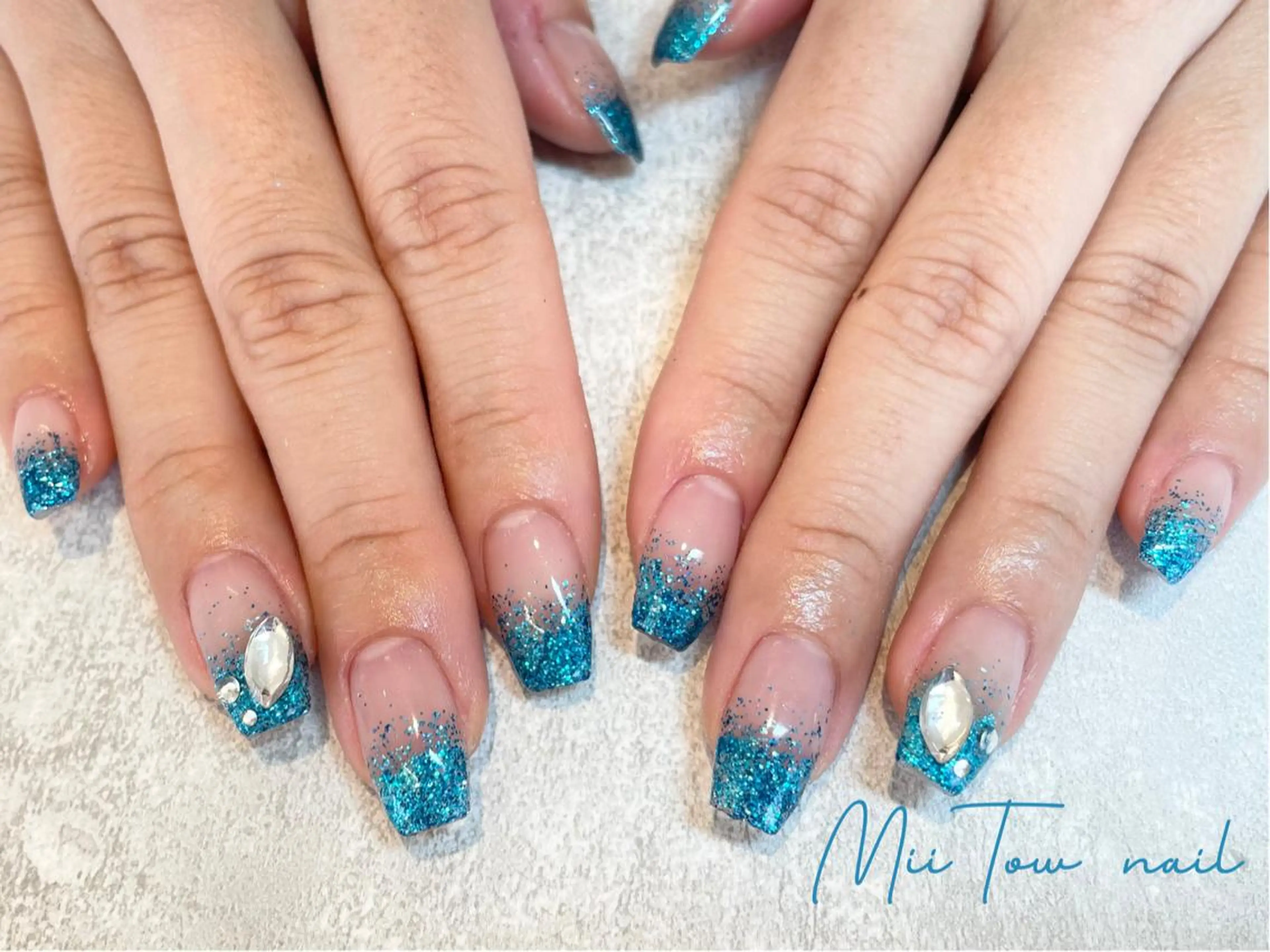 ネイル グラデーション ラメ(グリッター) ラメグラデーション スカルプネイル MiiTow nailのネイルデザイン