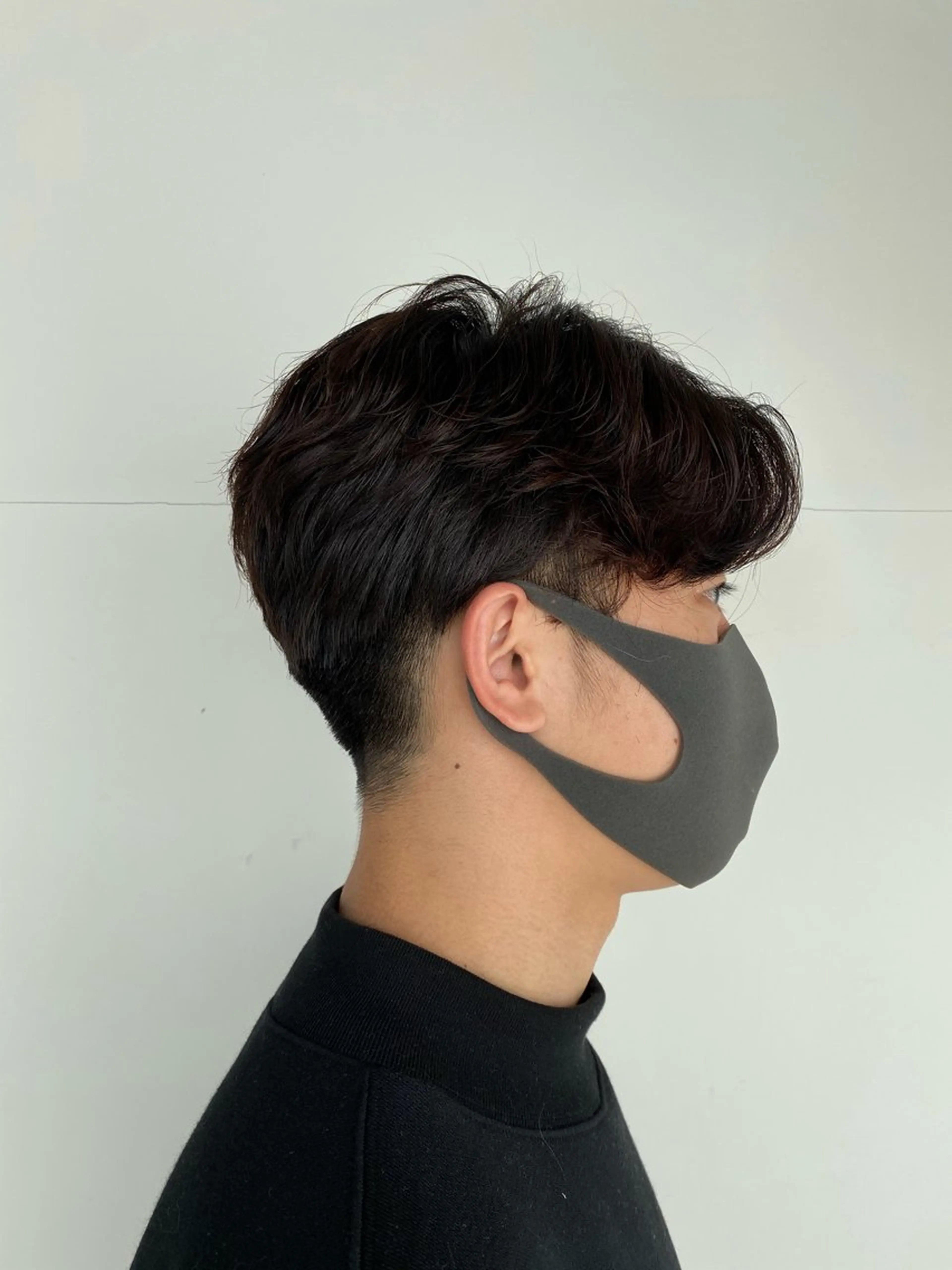 パーマ メンズ メンズパーマ 超透明感カラー🦋韓 国羽エクステ🪽🫧のヘアスタイル