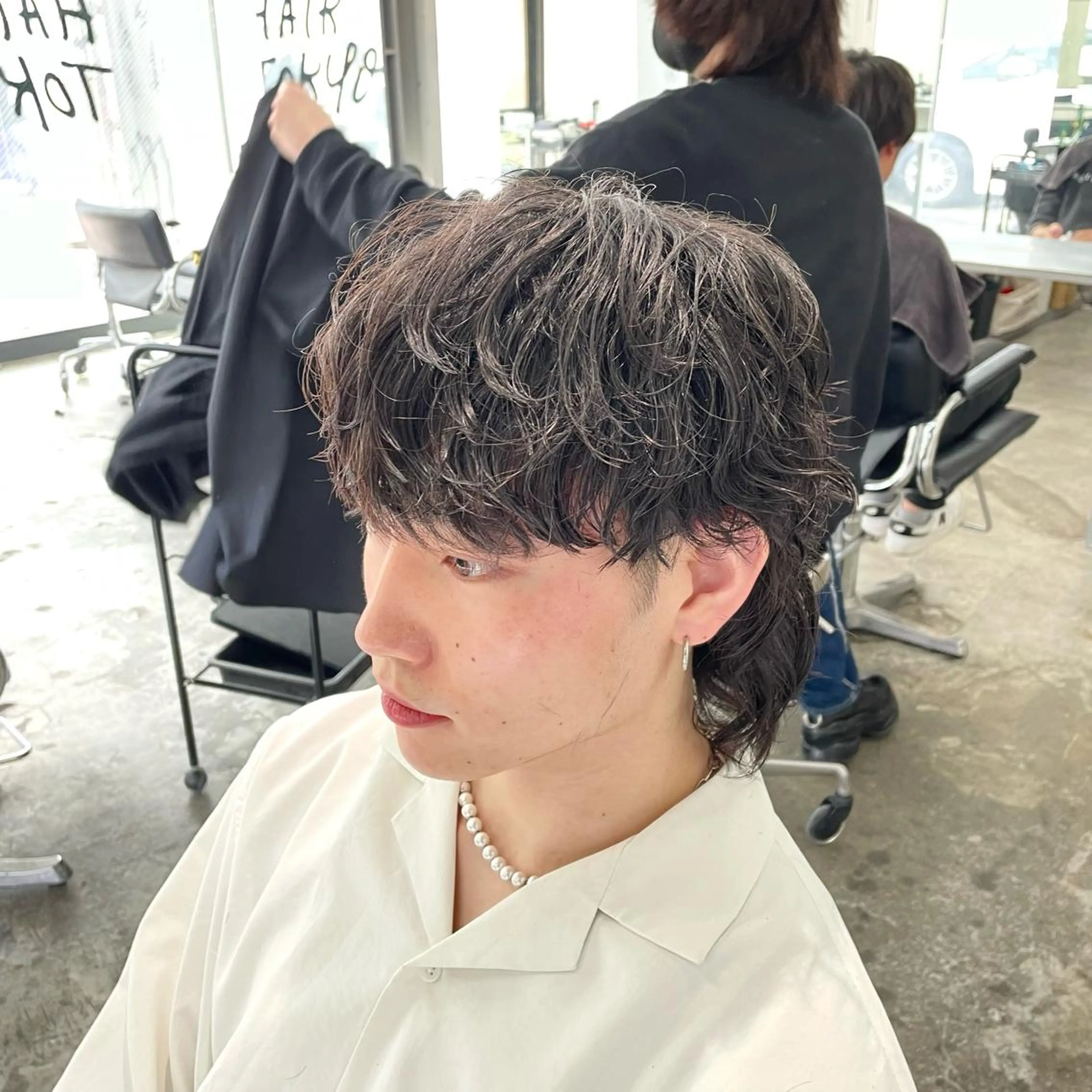 ミディアム パーマ メンズ ミディアムパーマ メンズパーマ メンズウルフカット ウルフカット スパイラルパーマ カット パーマ メンズ特化美容師/ 藤戸 椋のヘアスタイル