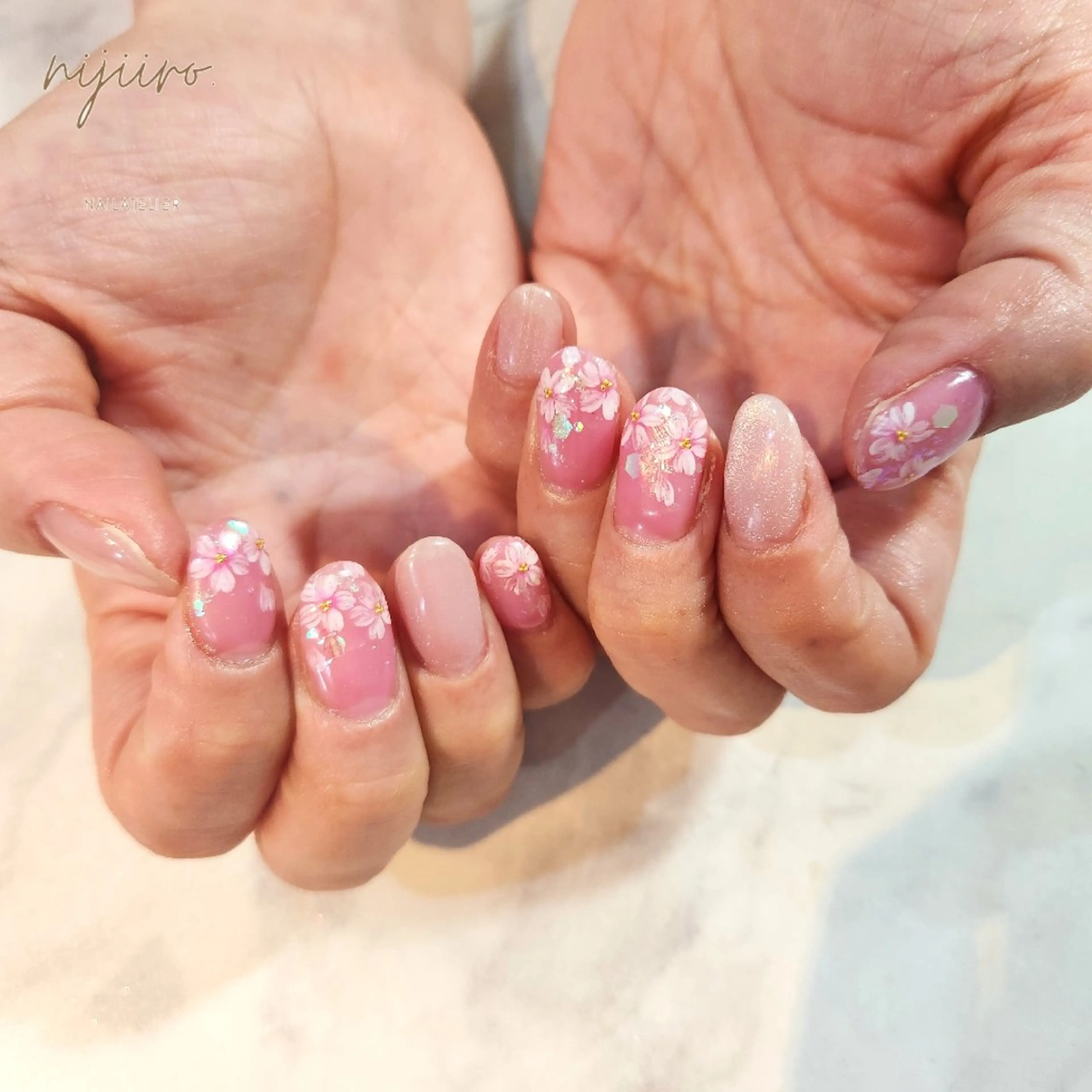 ネイル nailatelier nijiiro.所属・nijiiro🌈 サトウのネイルデザイン