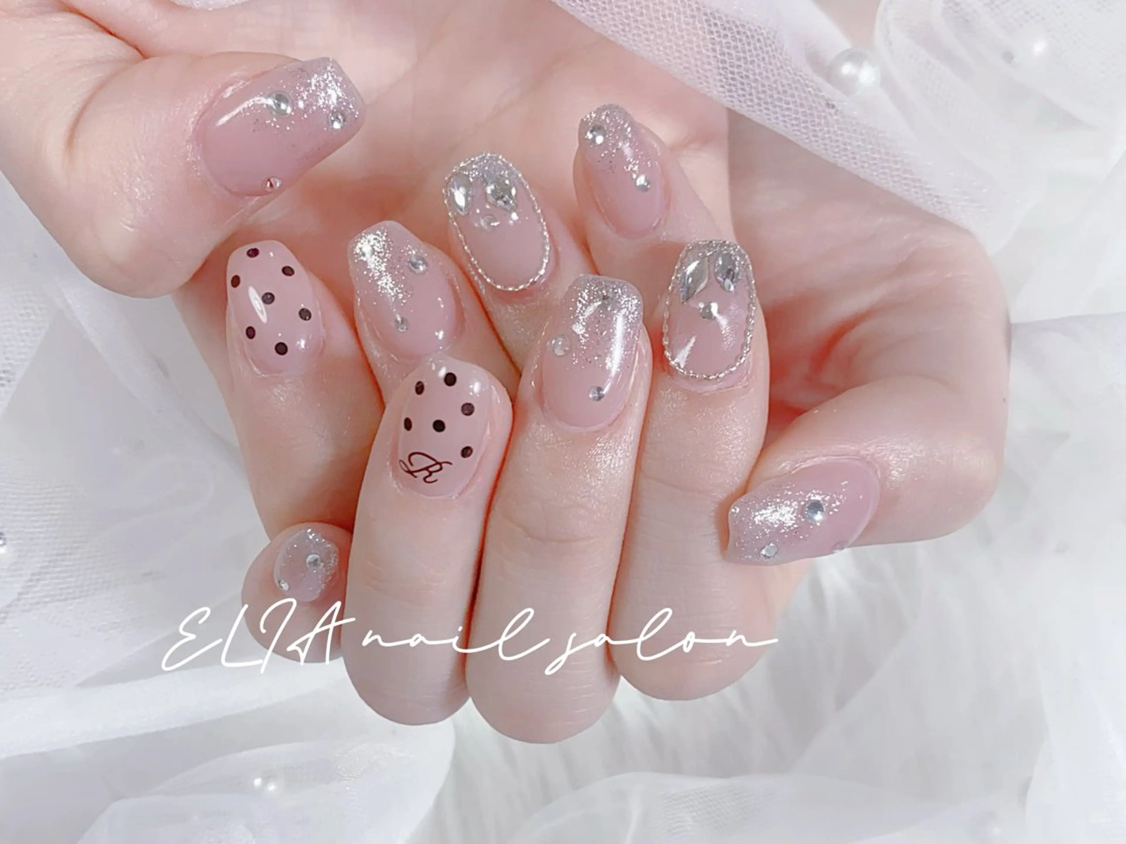 ネイル チークネイル 長さ出し グラデーション ラメ(グリッター) ラメグラデーション ハンドネイル ELIA【エリア】 nailsalonのネイルデザイン