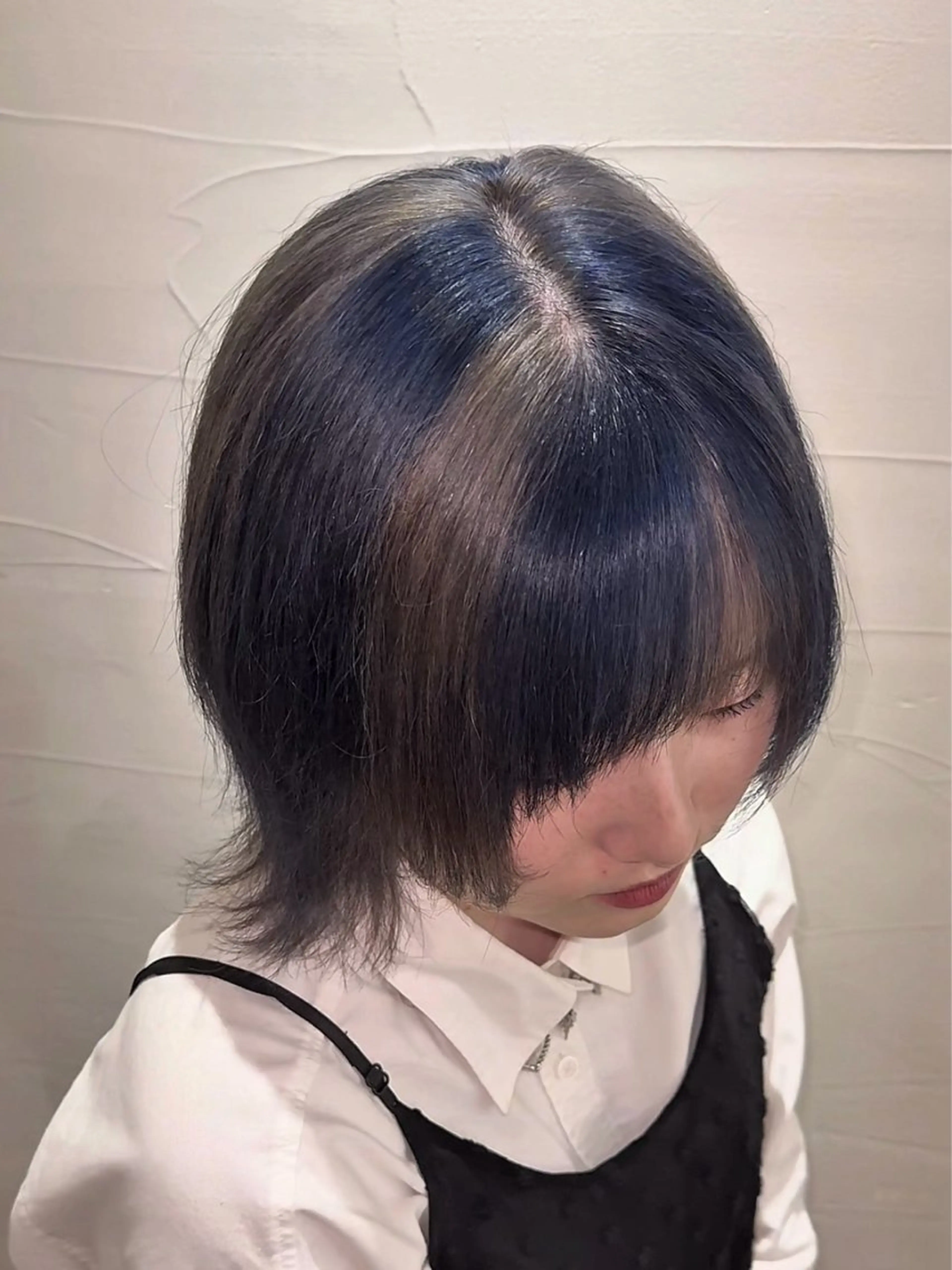 ショート ヘアカラー ✧*｡韓国ヘア 今塚裕夏🦋🖤のヘアスタイル