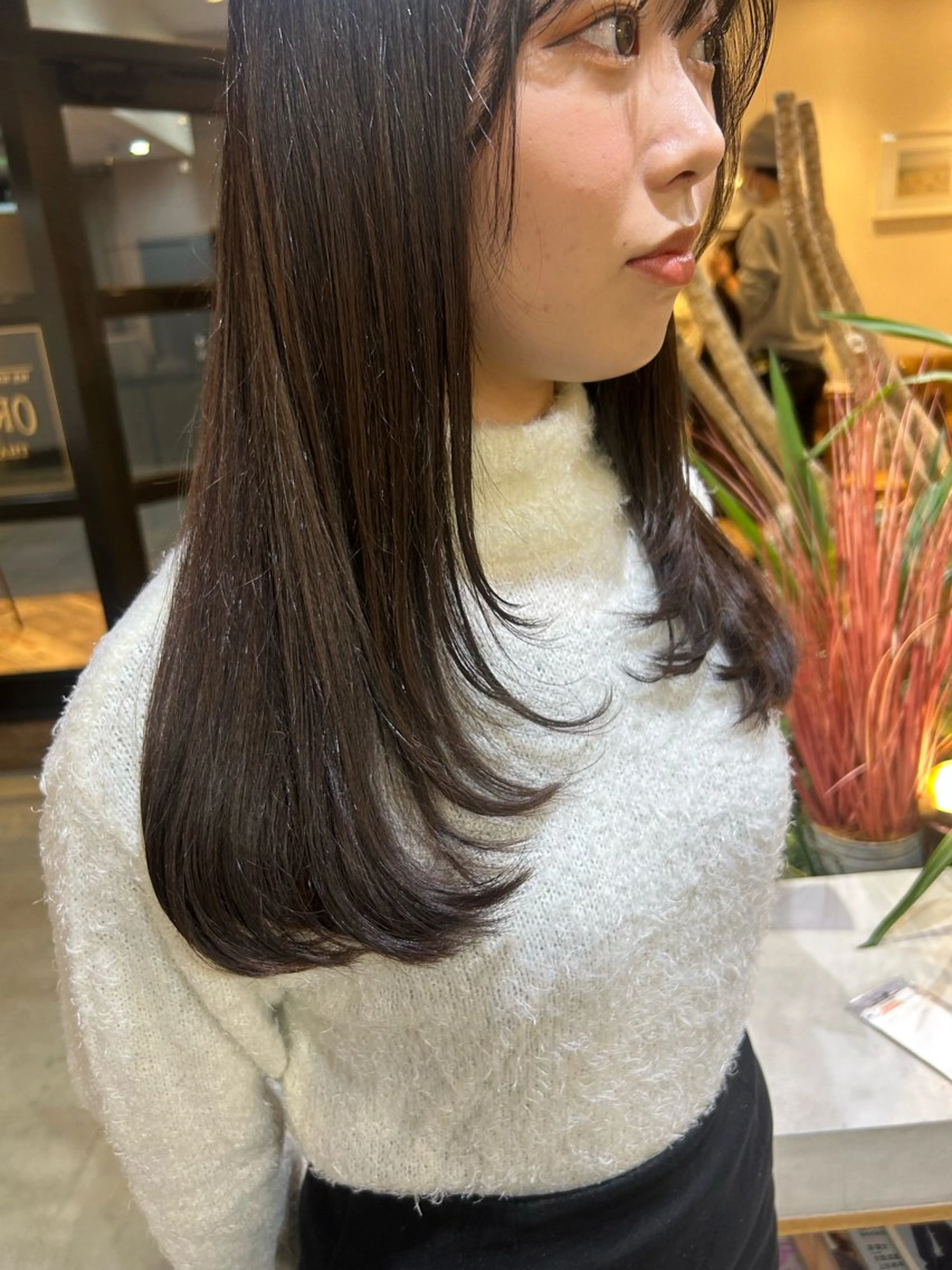 ロング レイヤーカット カット ヘアカラー トリートメント 艶髪/髪質改善 yukaのヘアスタイル