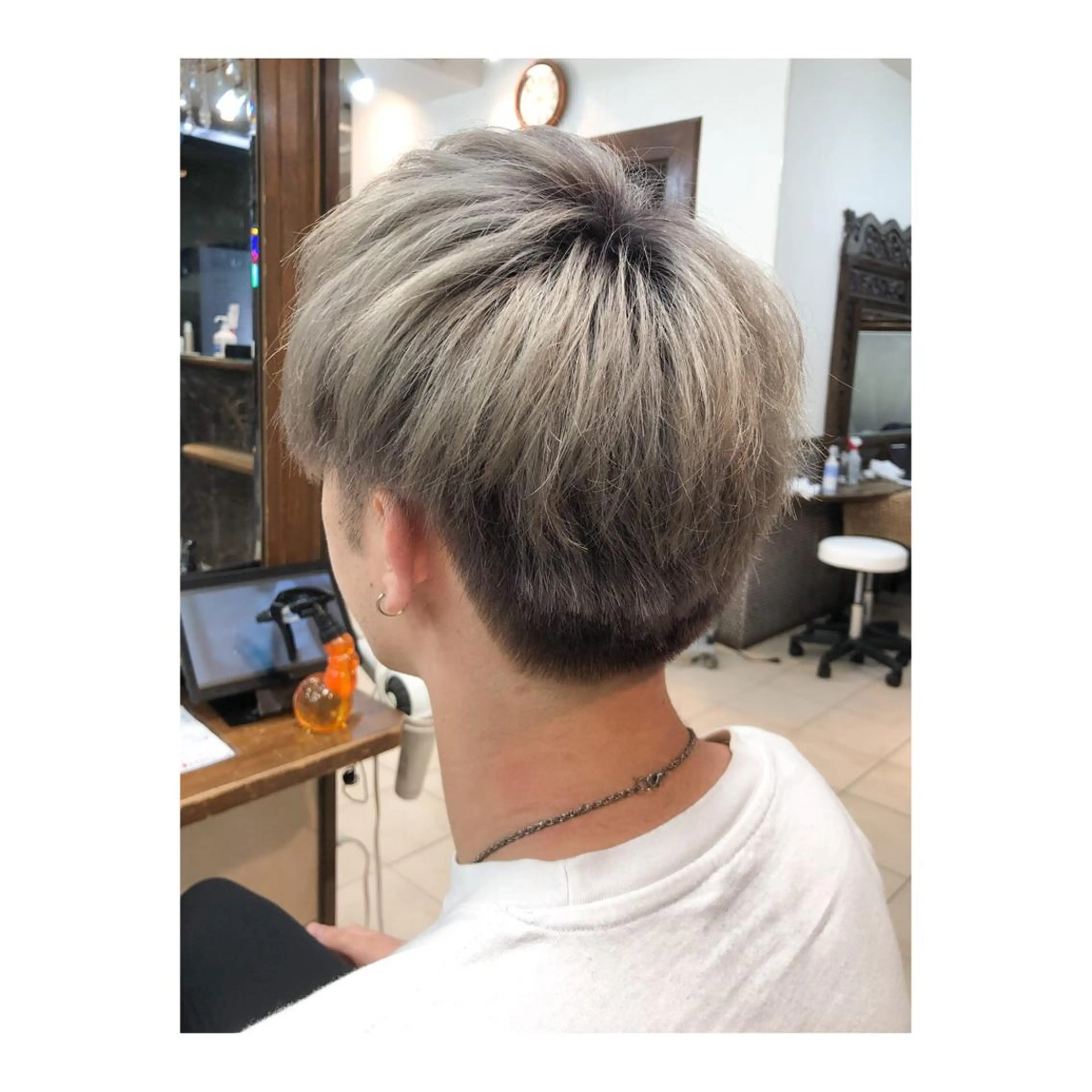 ショート カラー メンズ メンズブリーチ ブリーチ ケアブリーチ 白髪ぼかし脱白髪染め 大塚綾のヘアスタイル