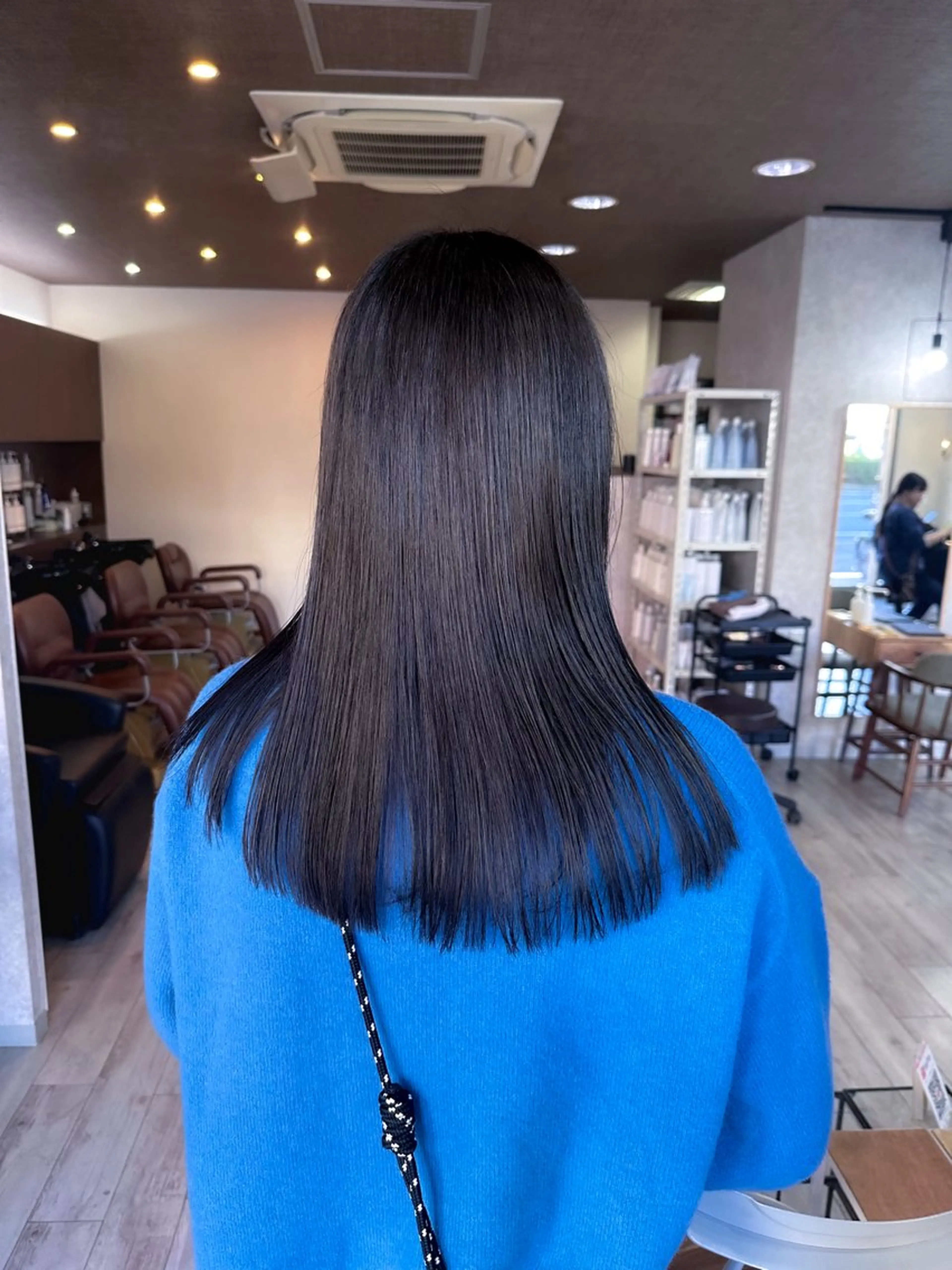 セミロング カラー カット ヘアカラー トリートメント minim / miku 暖色カラーのヘアスタイル