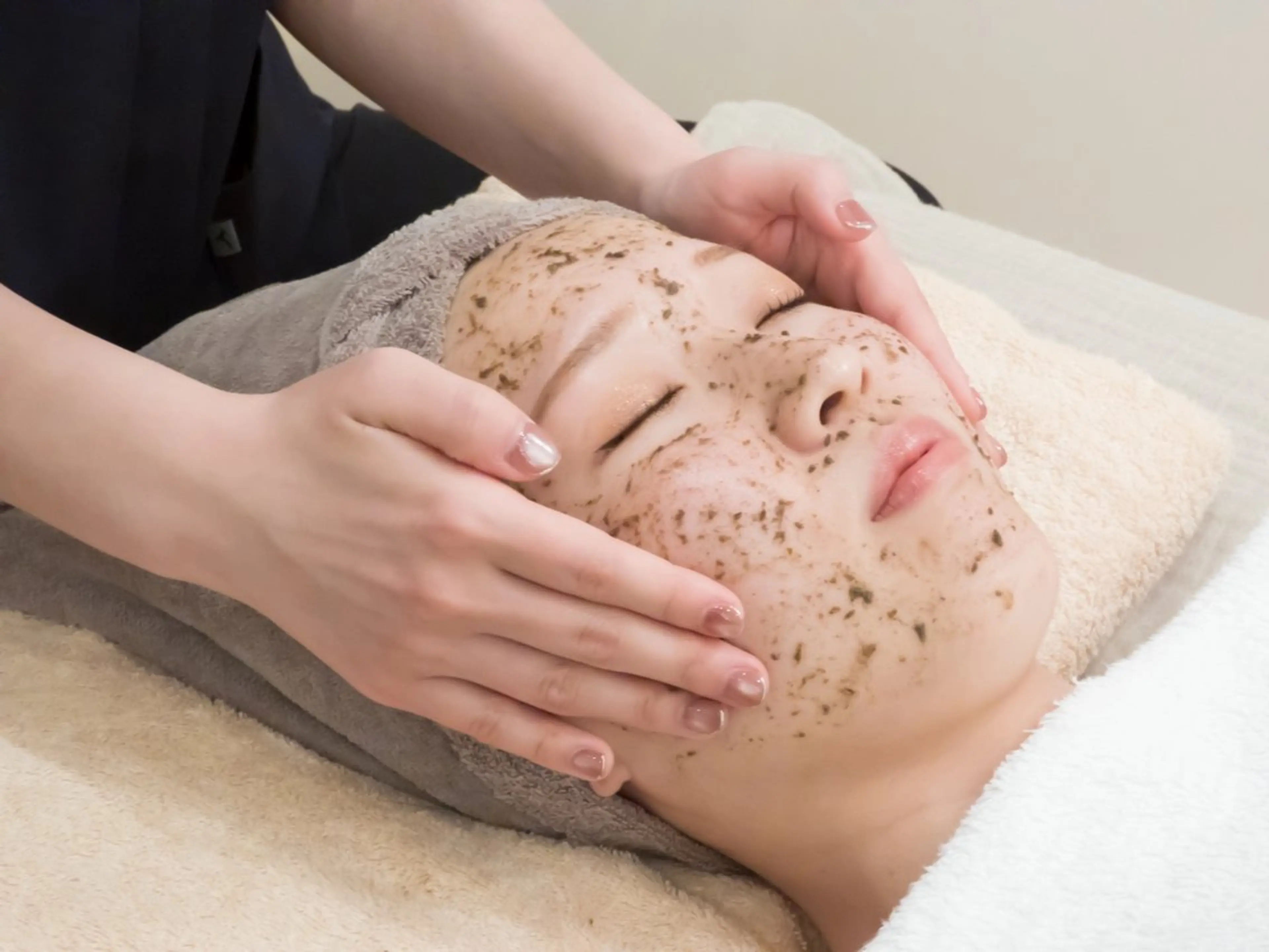 お肌のお悩みはこれ🌿✨【ハーブピーリング】お試し60分¥16,500 → ¥9,900の写真