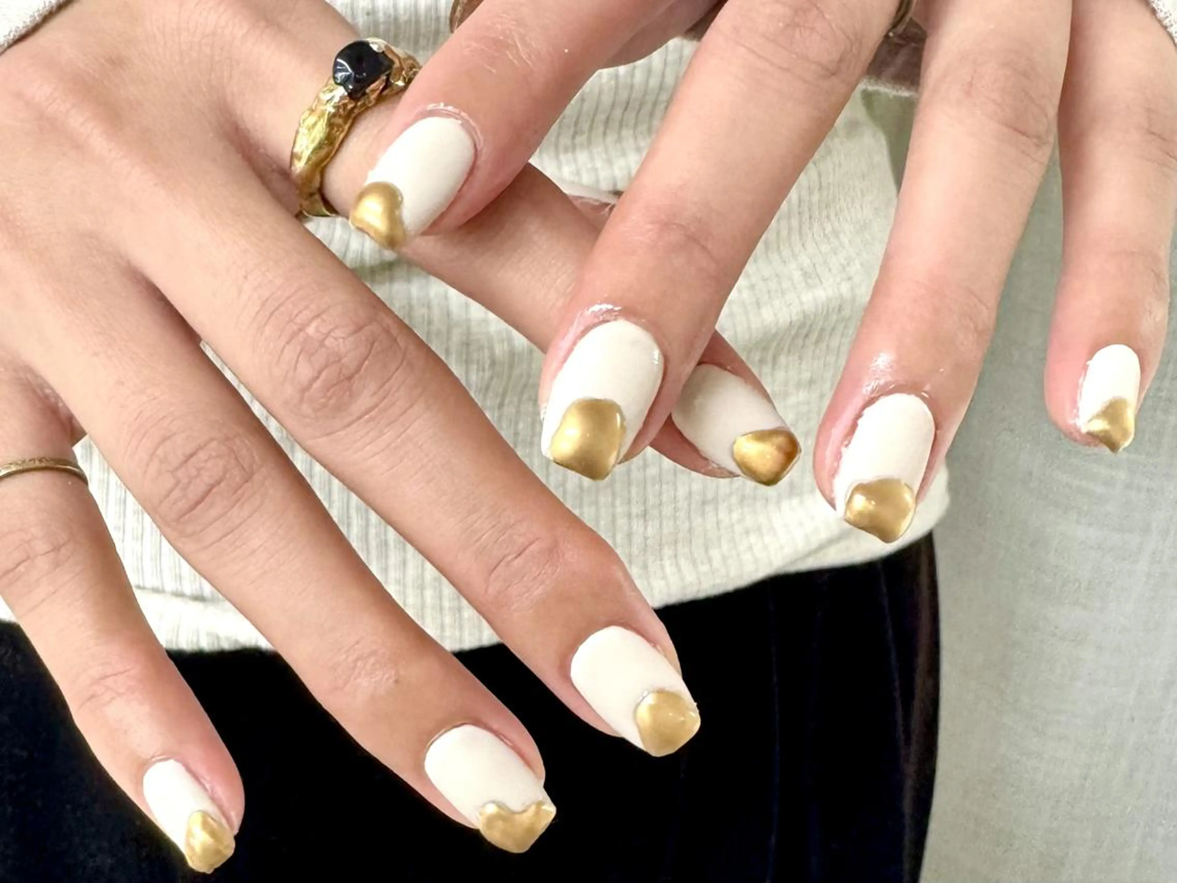 ネイル ジェルネイル 韓国ネイル ニュアンスネイル ぷっくりネイル ワンホンネイル nailstudio eviz新宿店のネイルデザイン