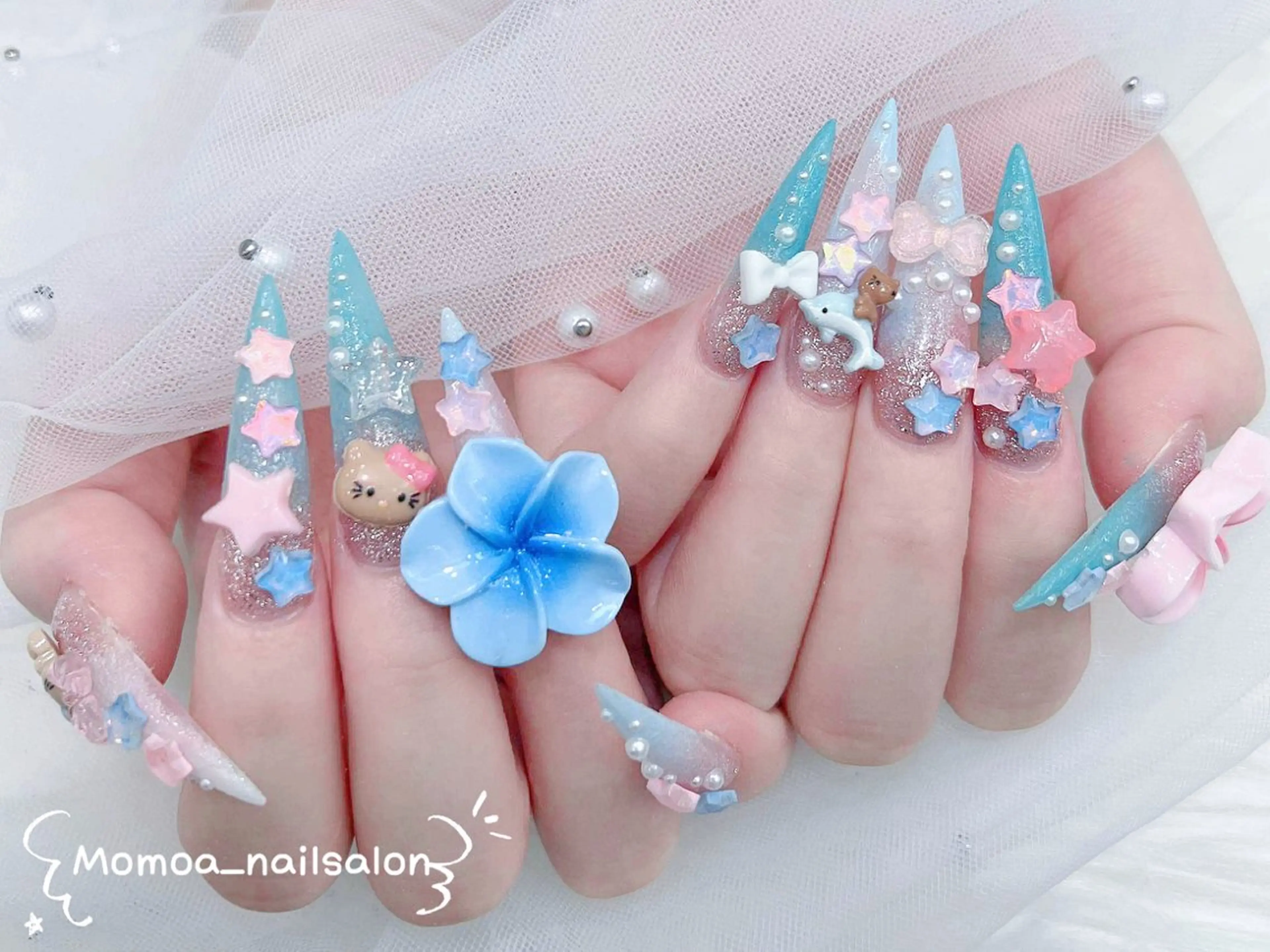 ネイル キラキラネイル スカルプネイル ハンドネイル Momoa nail salon所属・MoMoA Nail ネイル長さ出し専門店のネイルデザイン