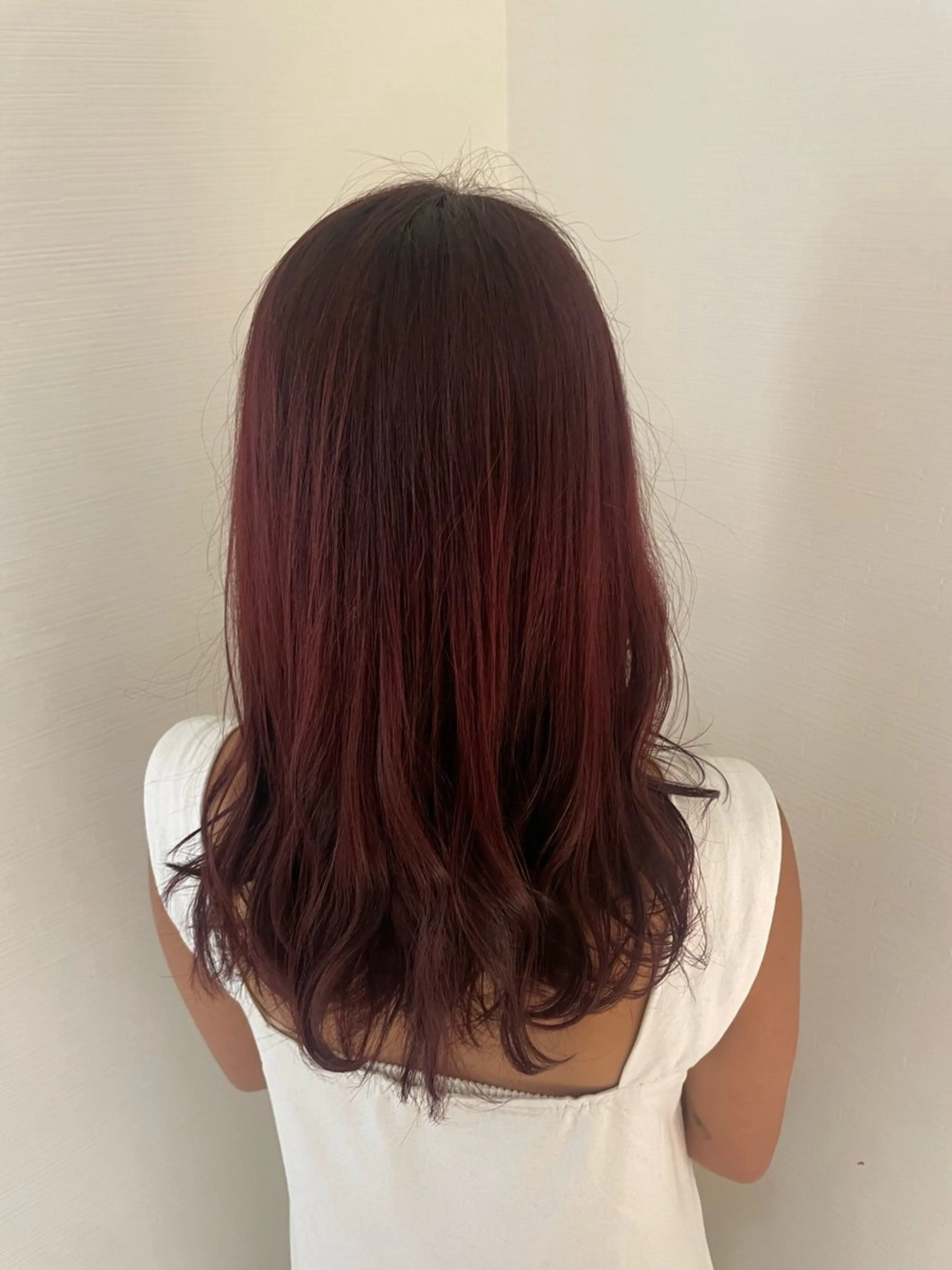 セミロング カラー ボルドーカラー カット ヘアカラー トリートメント ✨髪のソムリエ✨ 岩川和生（店長）🦄のヘアスタイル