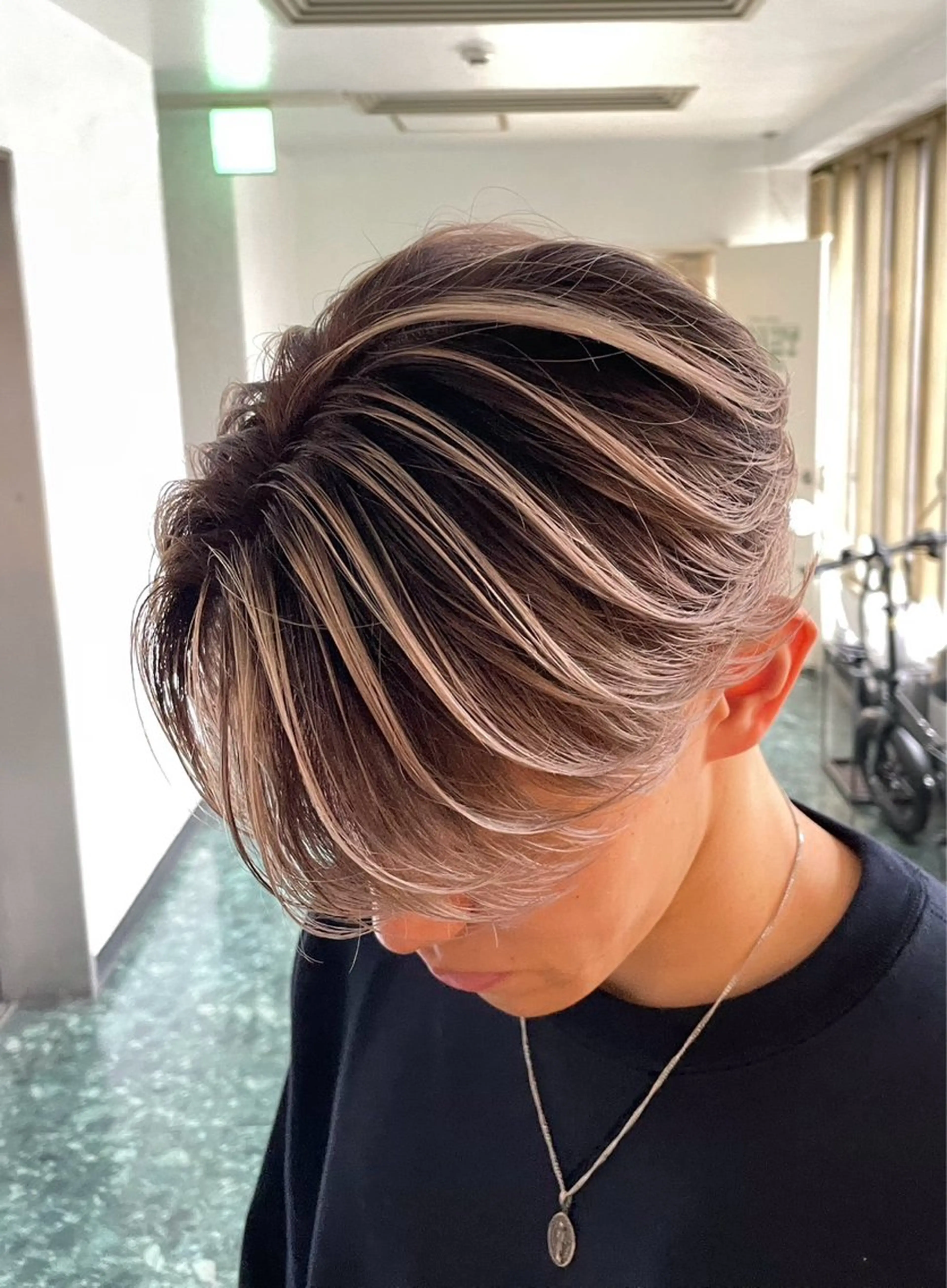 メンズ メンズバレイヤージュ カット ヘアカラー TWIST　WIND by CIEL所属・芝本 蓮のヘアスタイル