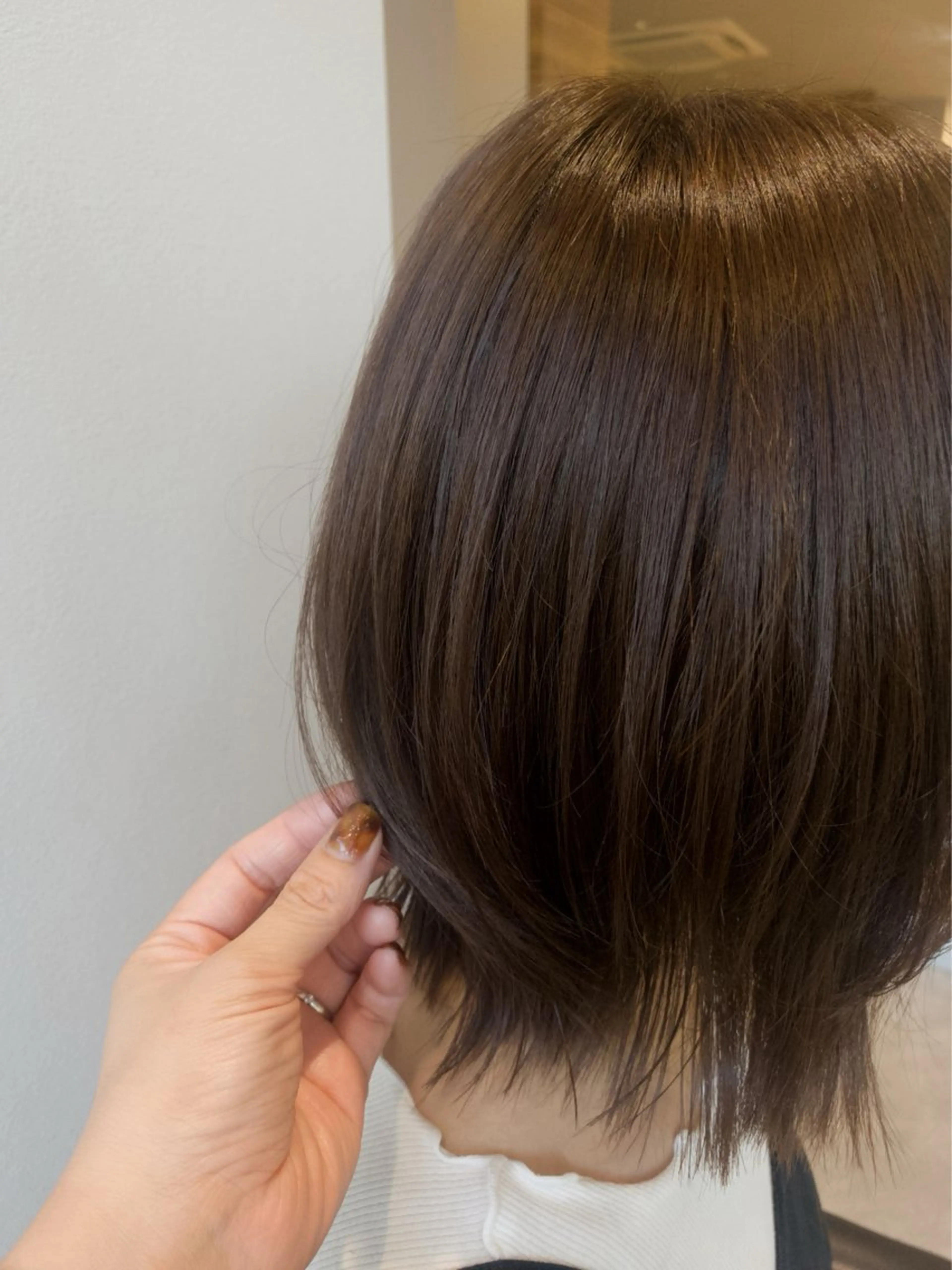 カラー アッシュ ブラウンカラー 間城 樹里のヘアスタイル