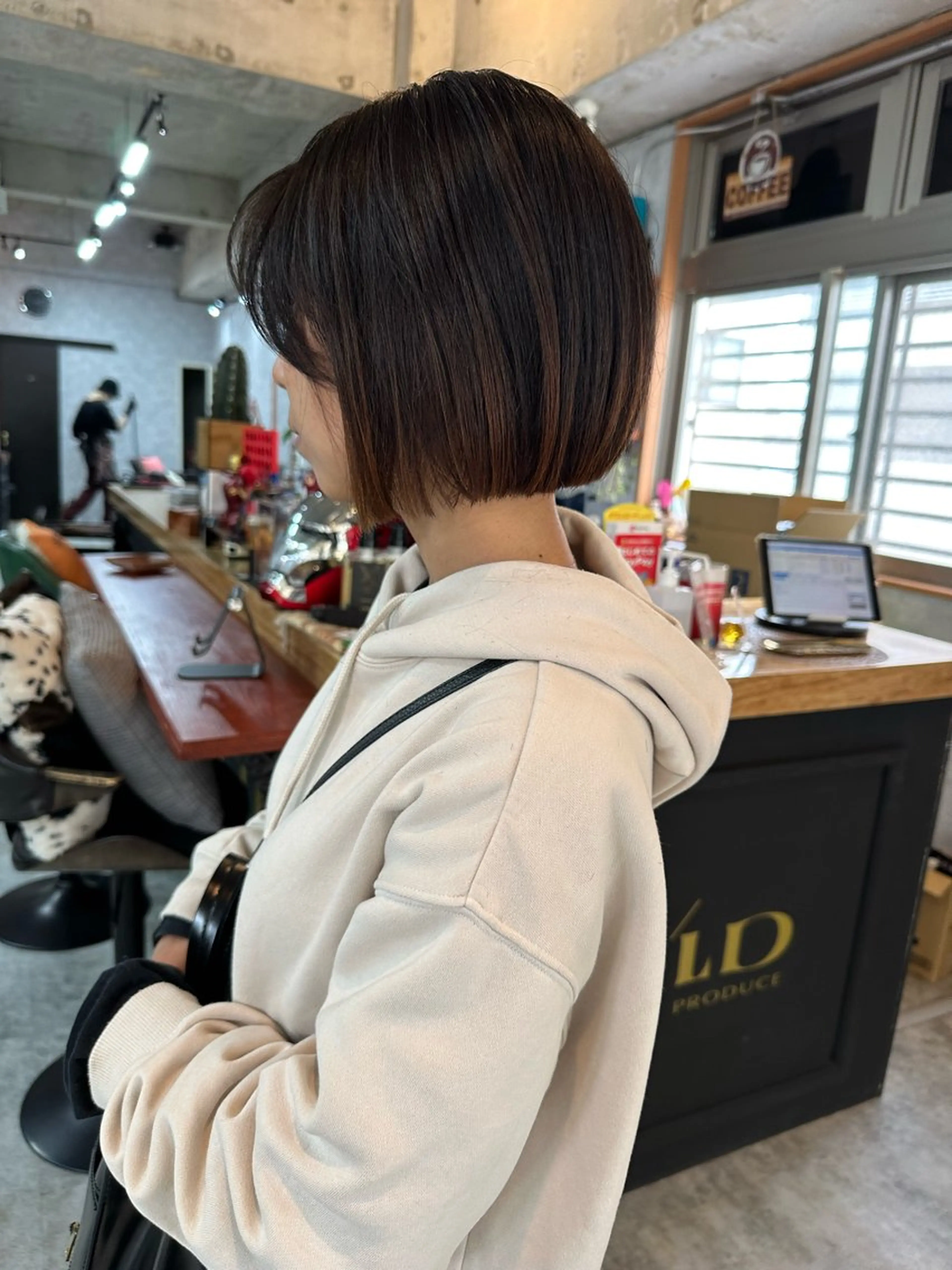 ショート 切りっぱなしボブ ショートボブ ハンサムショート 丸みショート ボブ カット ヘアカラー トリートメント C’LD hair  produce /シールドヘア所属・モテ髪/ボブ/ショー ト/アダチフウトのヘアスタイル