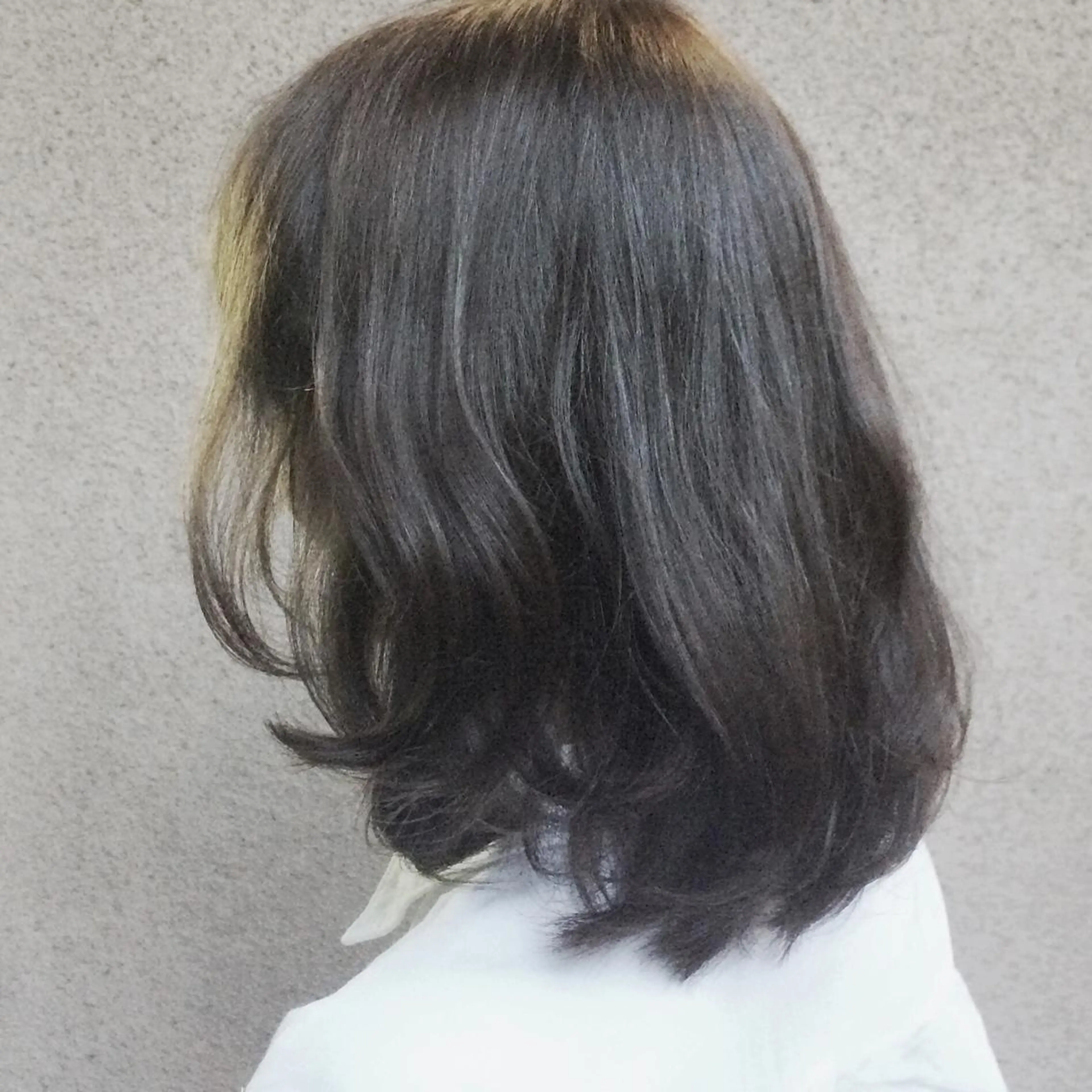 ショート カラー アッシュ vato マンツーマンサロンのヘアスタイル