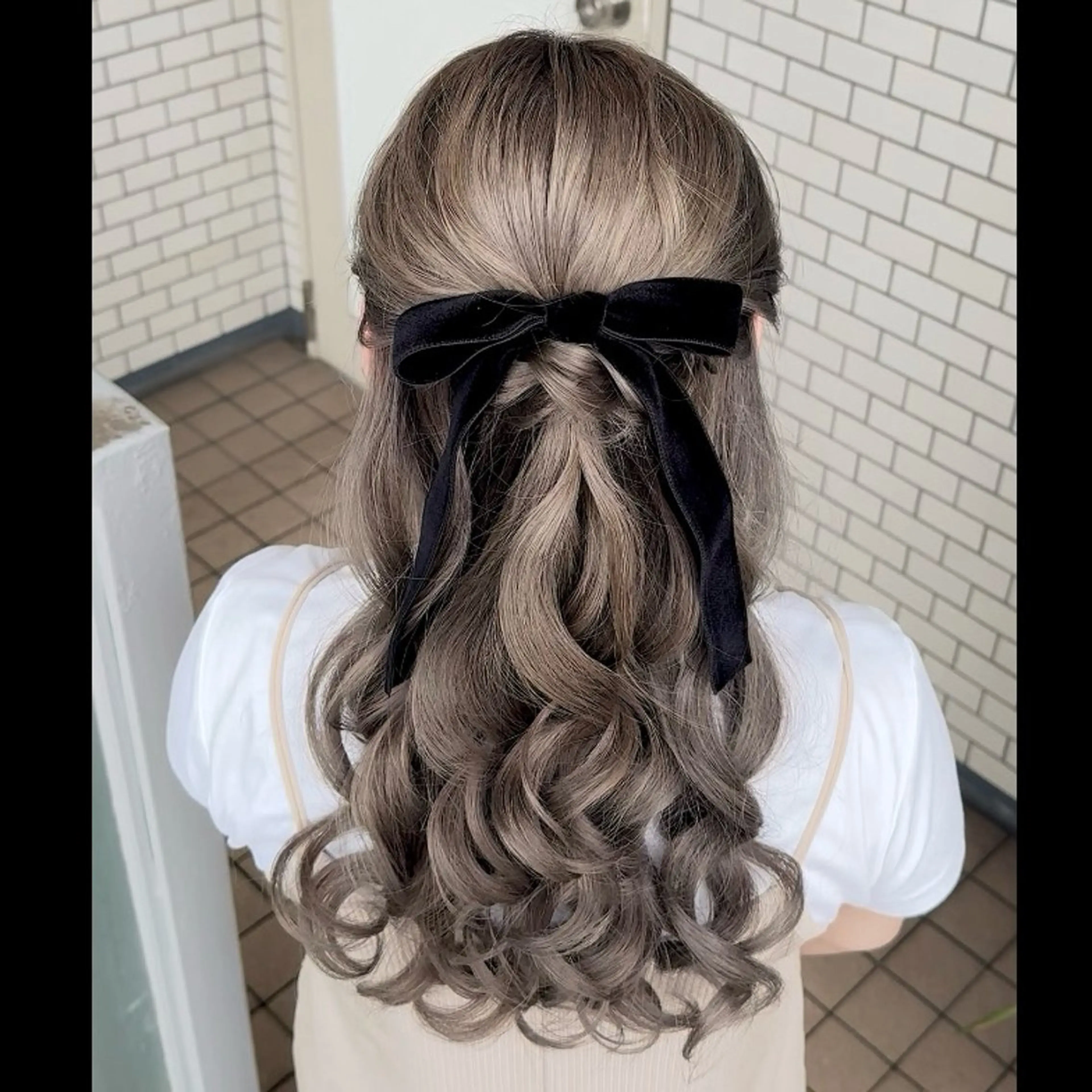 ロング ヘアアレンジ ハーフアップ 結婚式・ブライダル ヘアセット 褒められヘアメイク /ボブ女子🐶みおのヘアスタイル