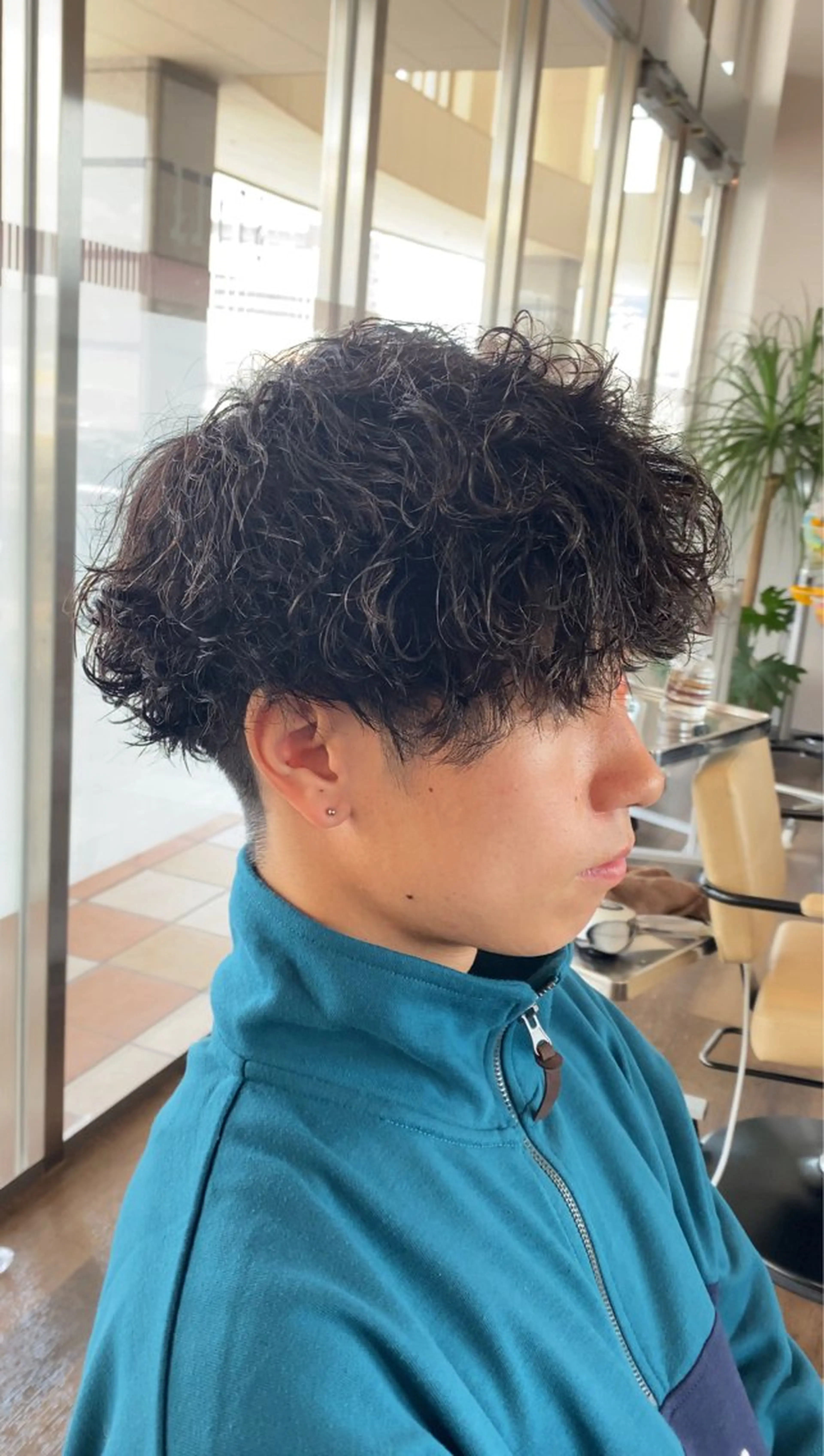 ショート パーマ メンズ メンズパーマ メンズツイストパーマ 波巻きパーマ ツイストパーマ カット パーマ STYLE所属・山本 勝巳のヘアスタイル