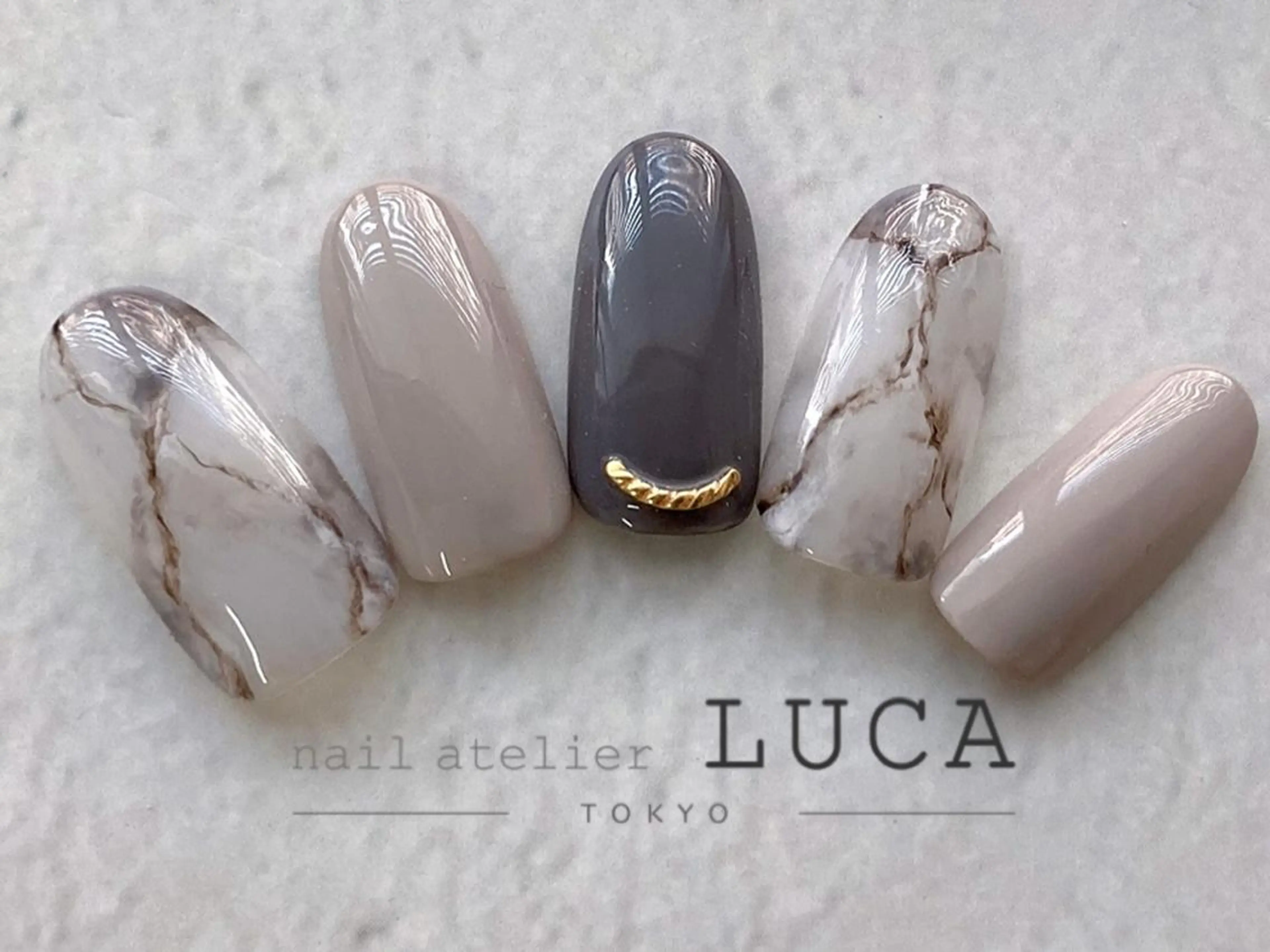 ネイル アートネイル オーロラネイル クリアネイル 長さ出し フットネイル ハンドネイル ネイルアトリエルカ スタッフのネイルデザイン