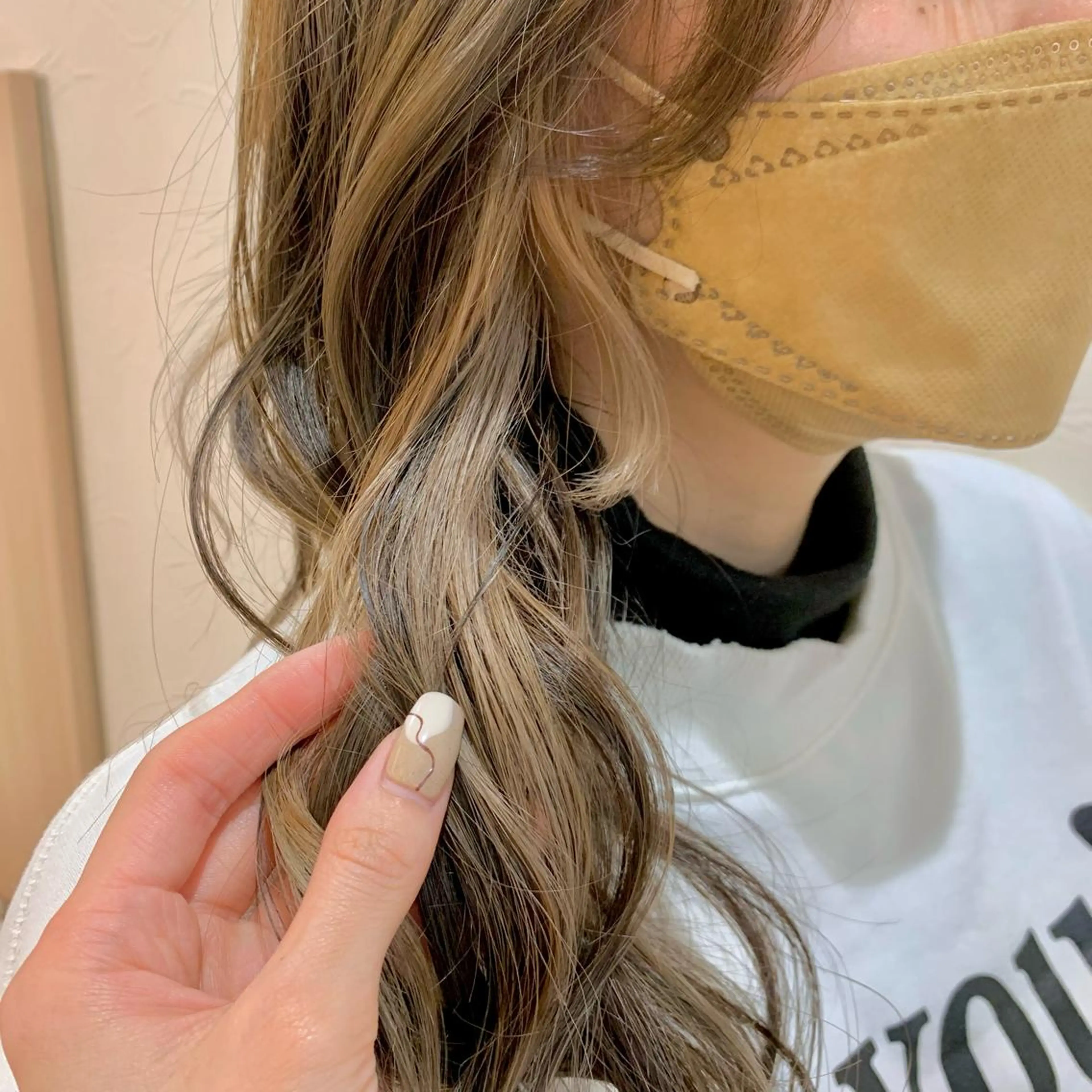 ロング カラー ヘアカラー トリートメント 店長ハイトーンカラー 柞山史奈のヘアスタイル