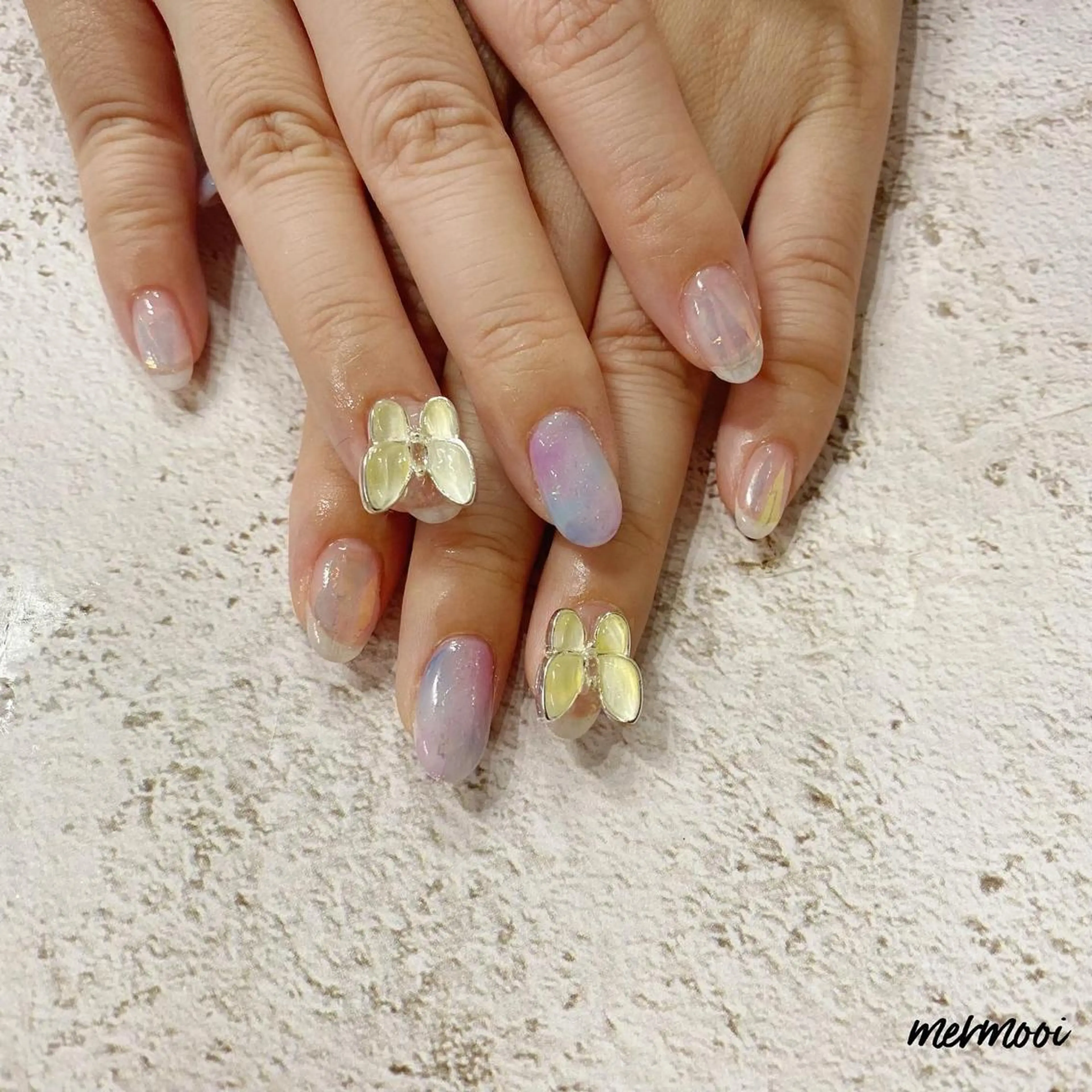 ネイル オーロラネイル キラキラネイル 韓国ネイル ニュアンスネイル スカルプネイル ハンドネイル mermooi nailのネイルデザイン