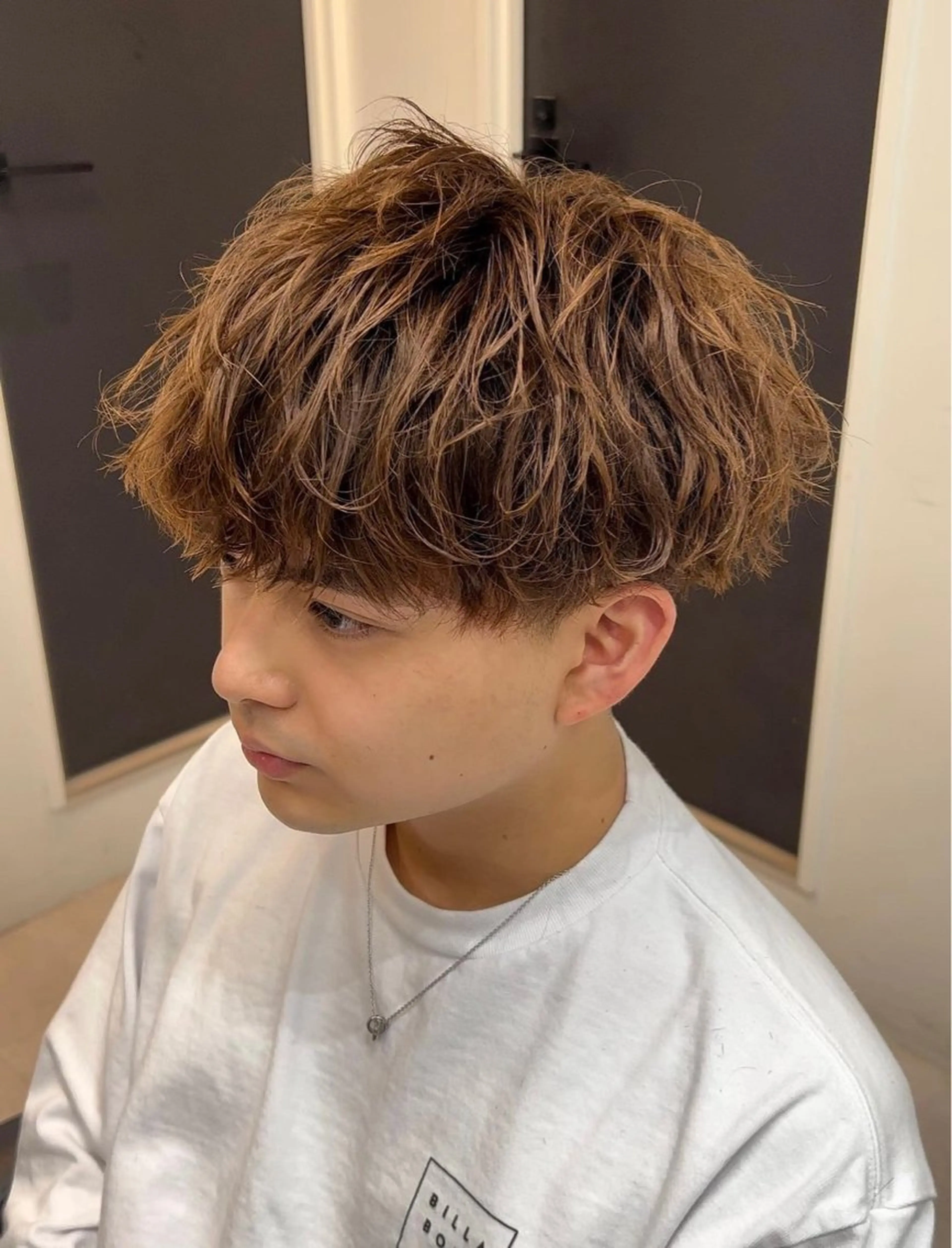 パーマ メンズ メンズパーマ メンズツイストパーマ 波巻きパーマ スパイラルパーマ ツイストパーマ カット パーマ トリートメント メンズスタイル 完全再現/仁翔のヘアスタイル