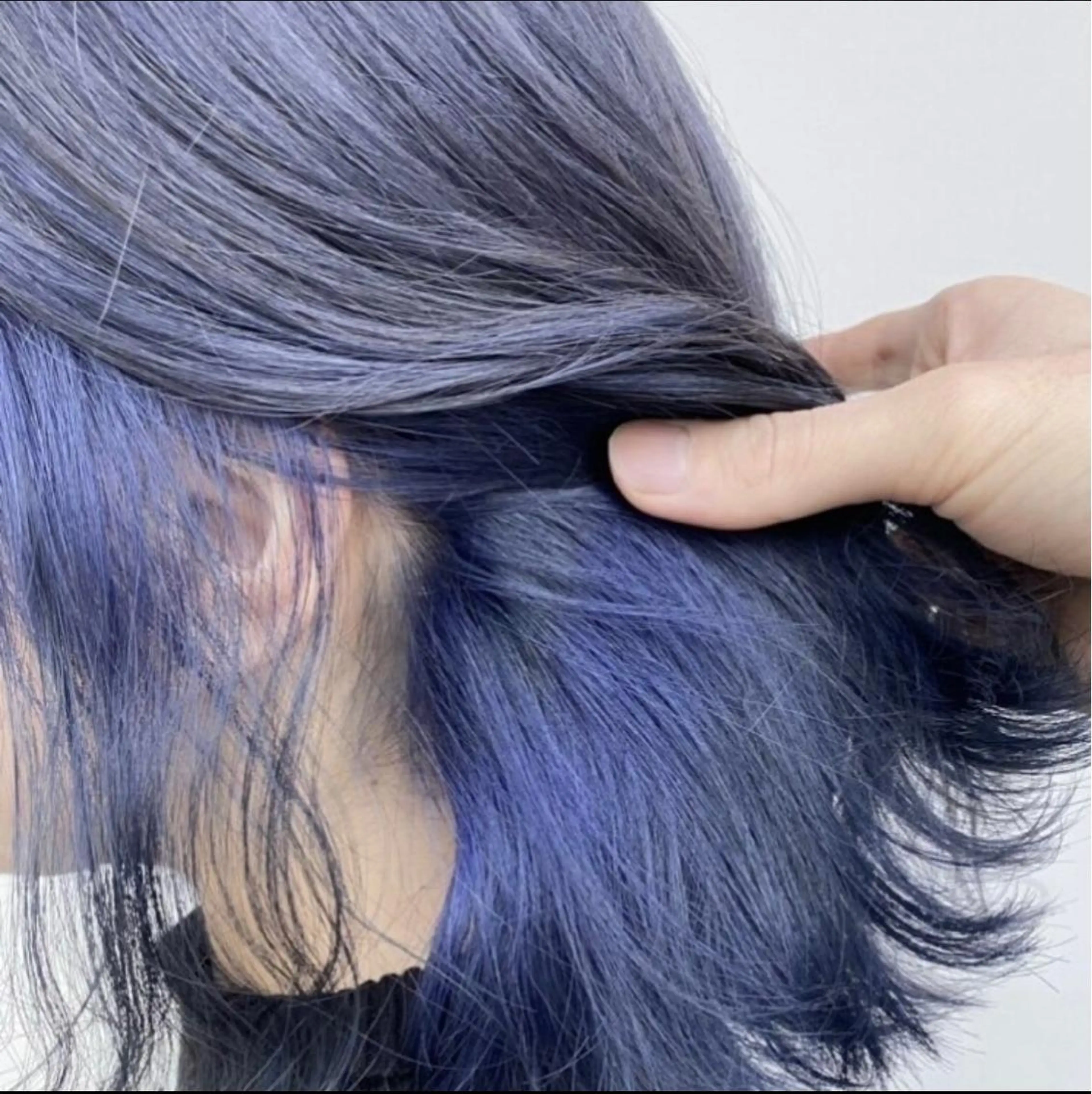 ミディアム カラー アディクシーカラー ベージュカラー 黒髪 ブリーチ ブルーカラー ヘアカラー 藤澤 夏実/インナーカラーのヘアスタイル