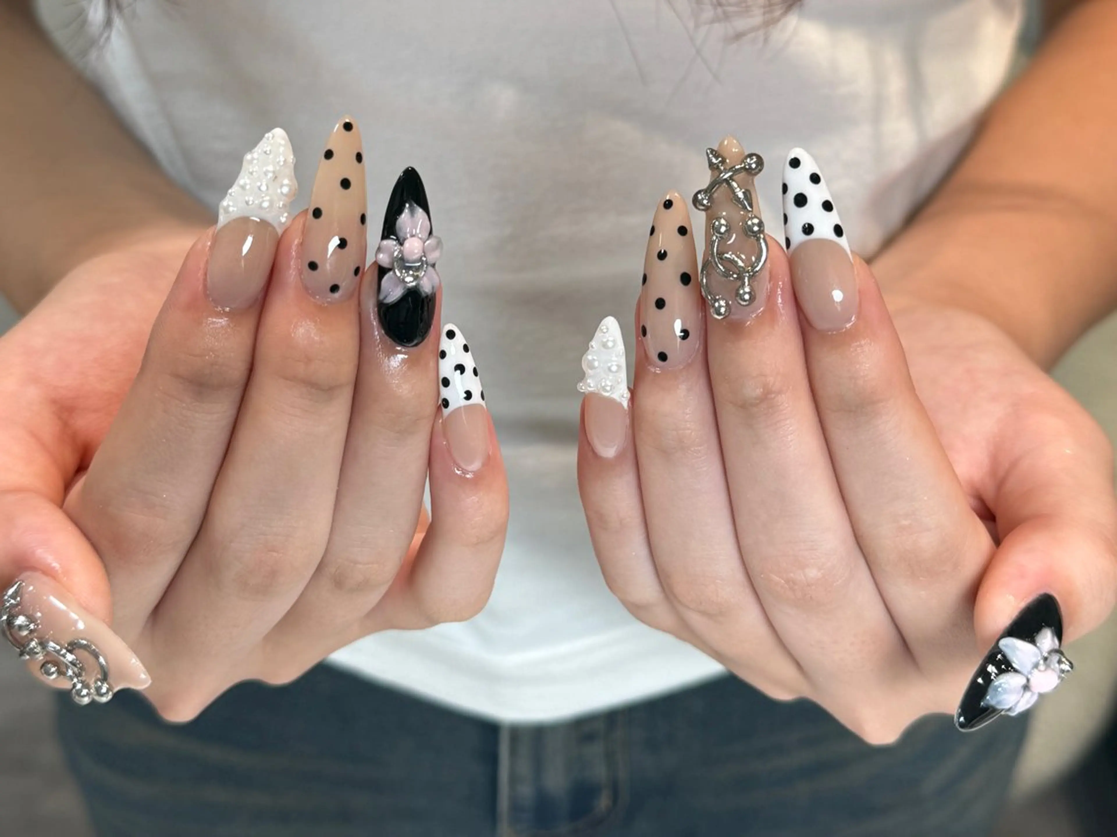 ネイル ボルドー ブラウン チークネイル ドット フットネイル ハンドネイル Julli nail所属・Julli ジュリのネイルデザイン