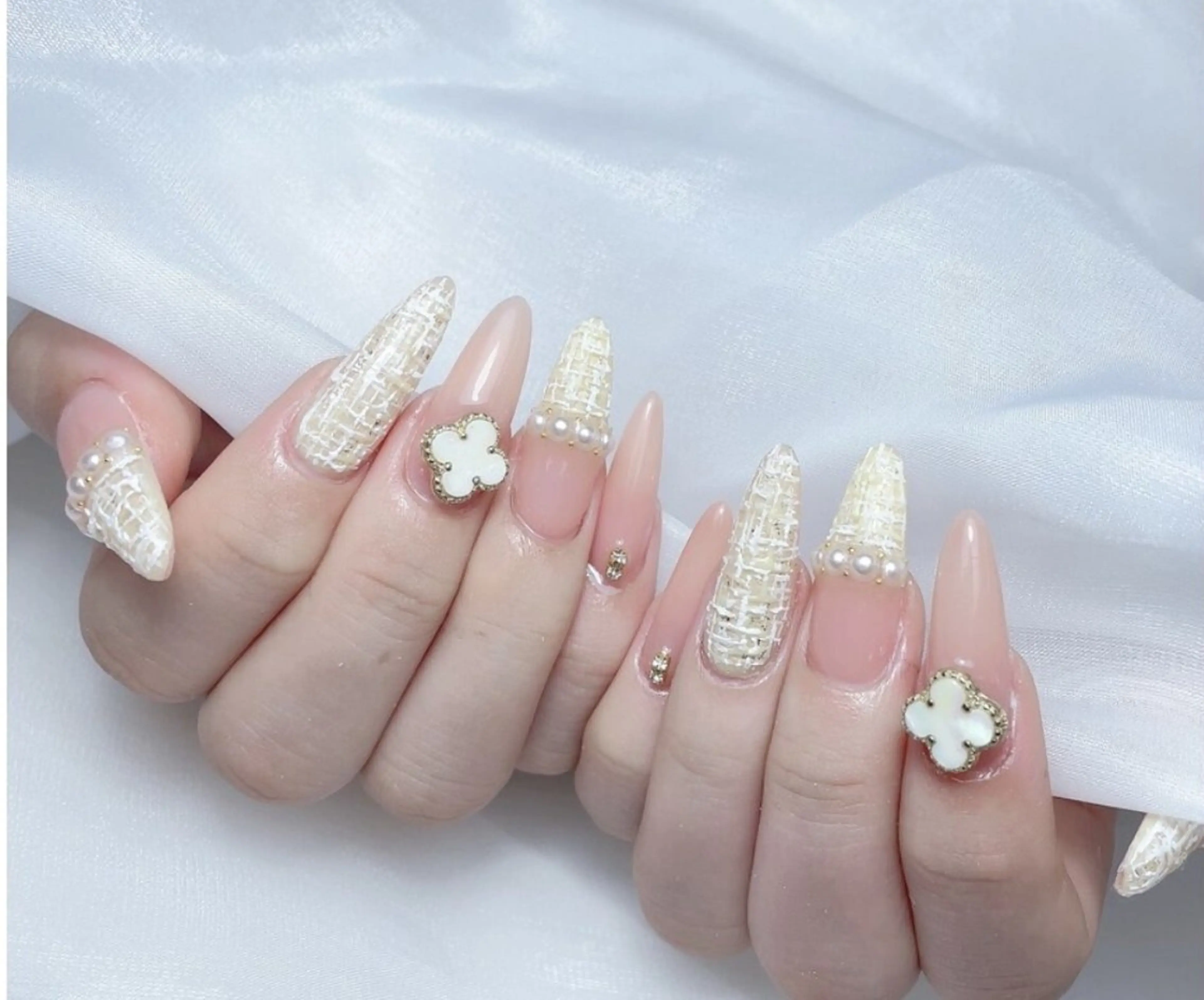 ネイル Aura Nail 長さだし/パラジェルのネイルデザイン