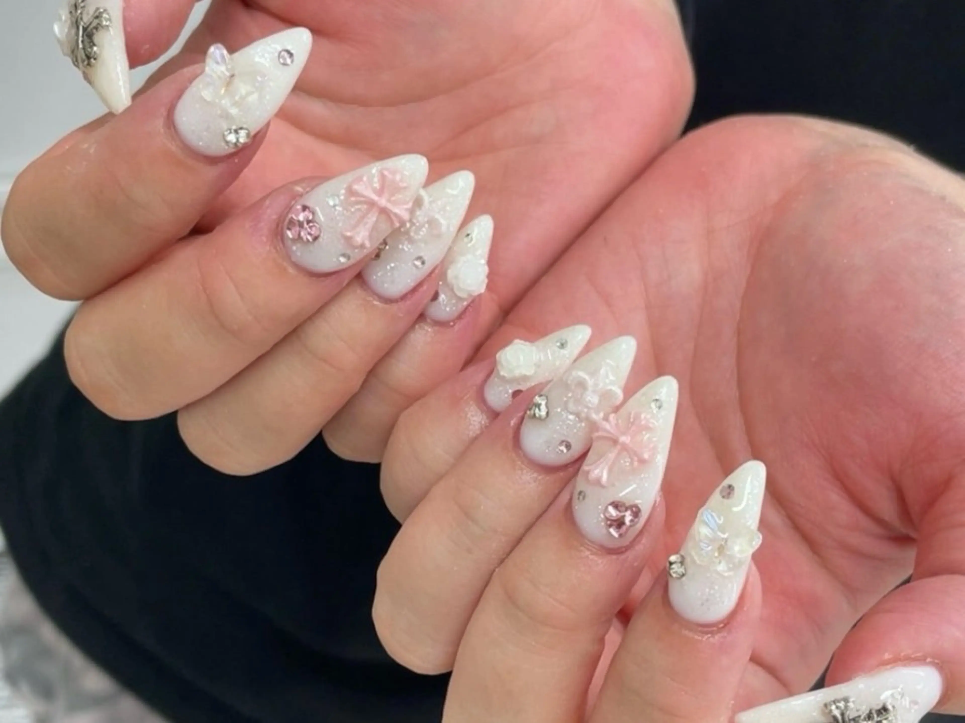 ネイル ハンドネイル ハンドケア ONIKA Nail 青山通り店所属・ONIKA Nail 表参道A4徒歩2分のネイルデザイン