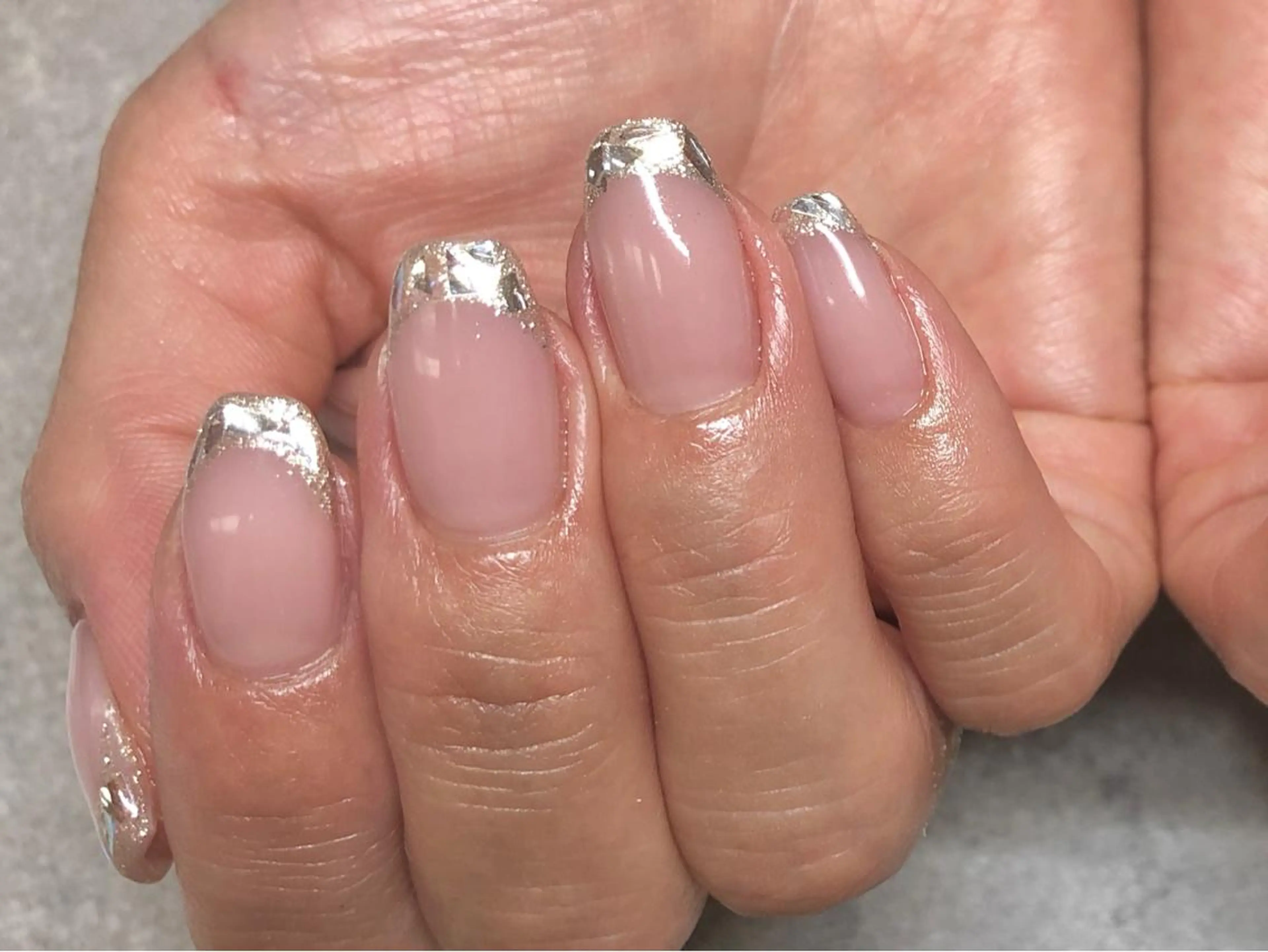 ネイル フレンチネイル ガラスフレンチ クレアラルーチェ 広島店のネイルデザイン