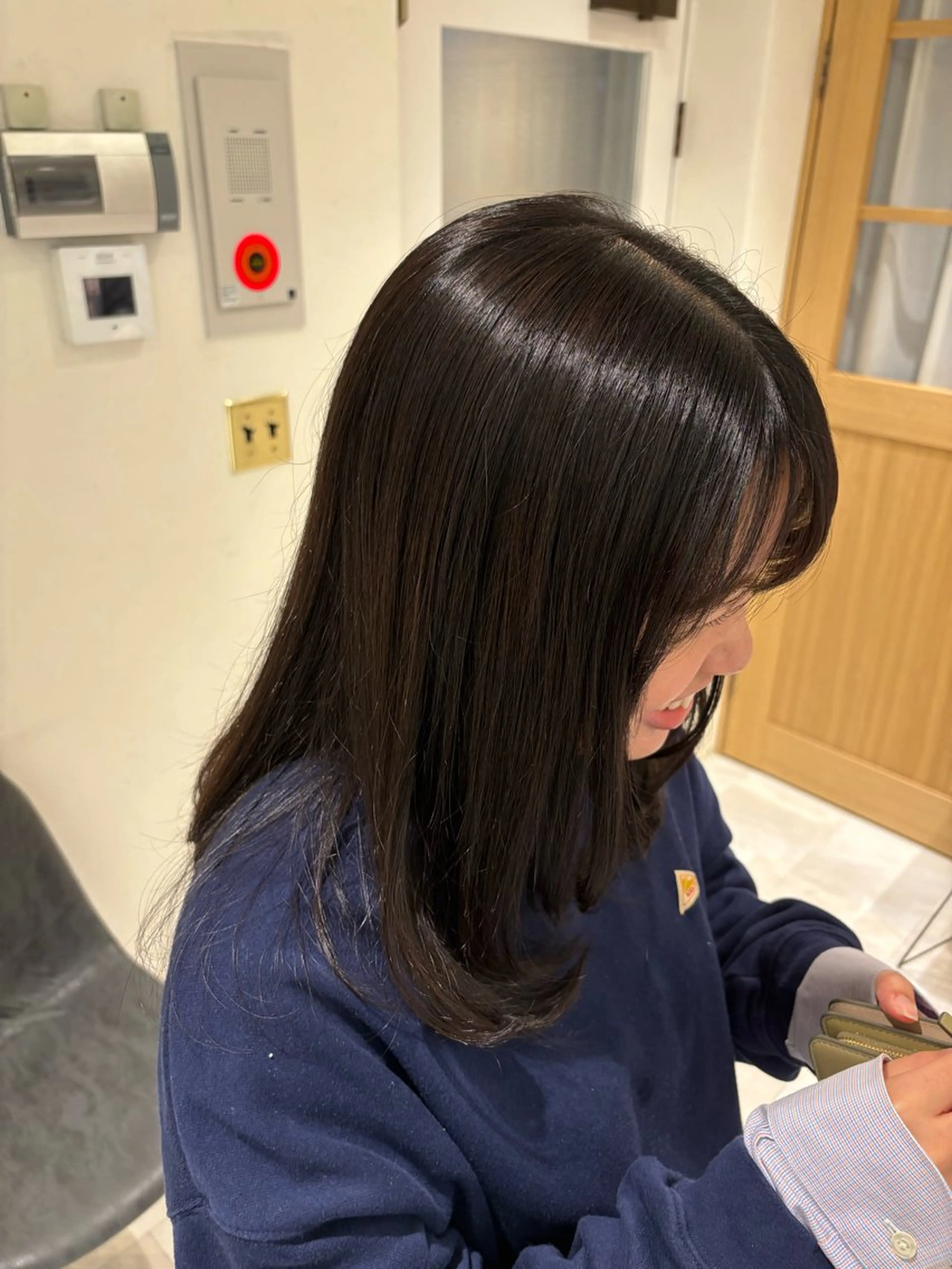 ミディアム カット ヘアカラー 脇尾 百花のヘアスタイル