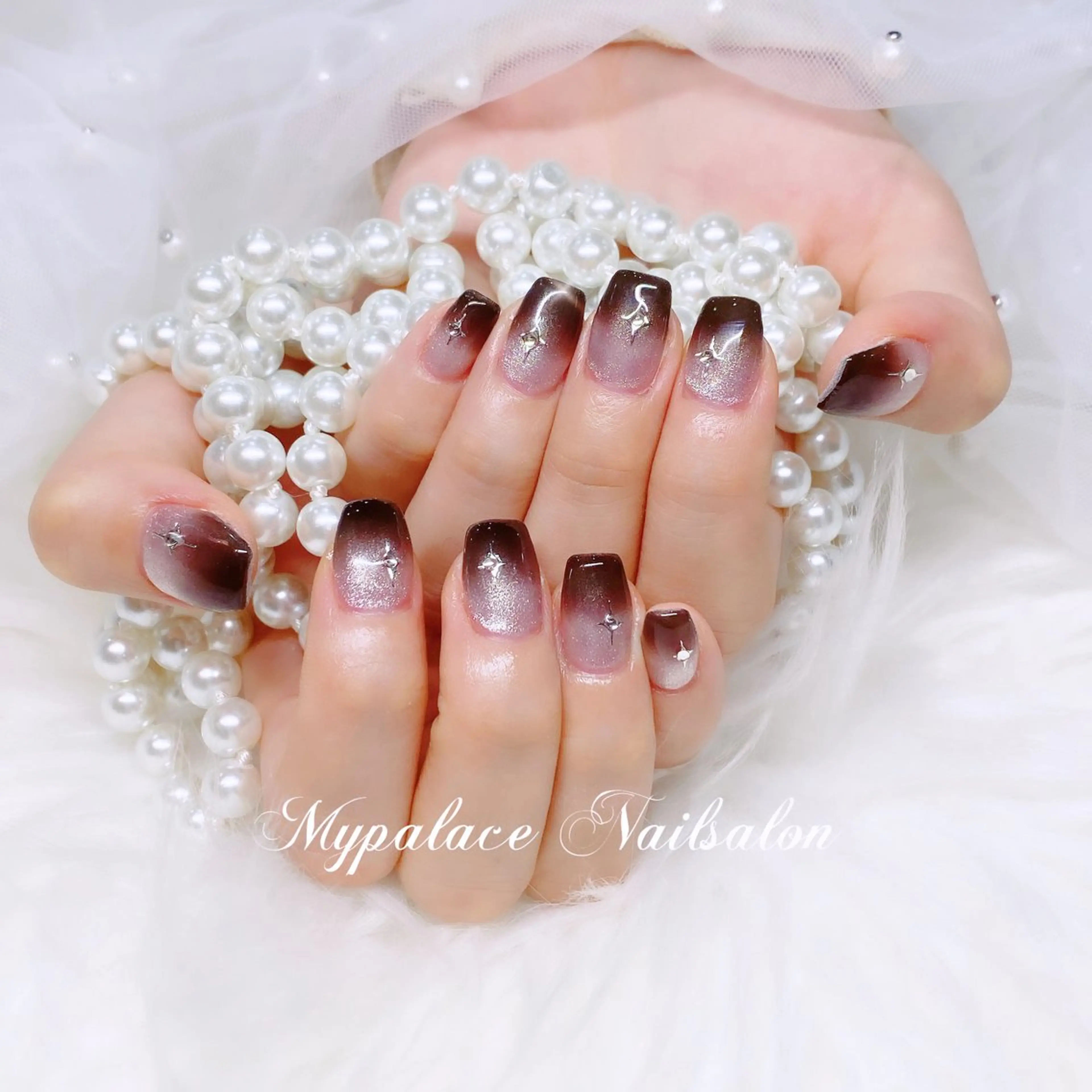 ネイル フレンチネイル マグネットネイル 逆フレンチ ストーンネイル Yuis Nailスカルプ専門のネイルデザイン